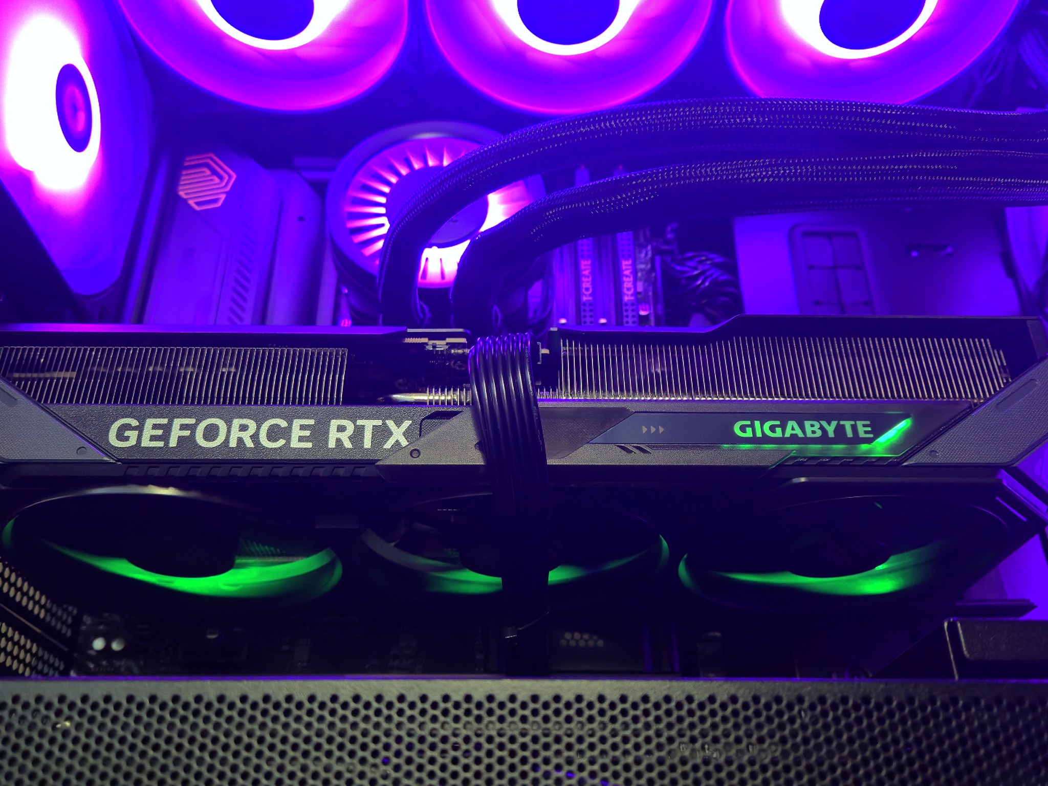 RTX 5070 OC - Core Ultra 7 270K Plus - 32GB DDR5 6000 - 2TB Gen4 NVMe - Custom