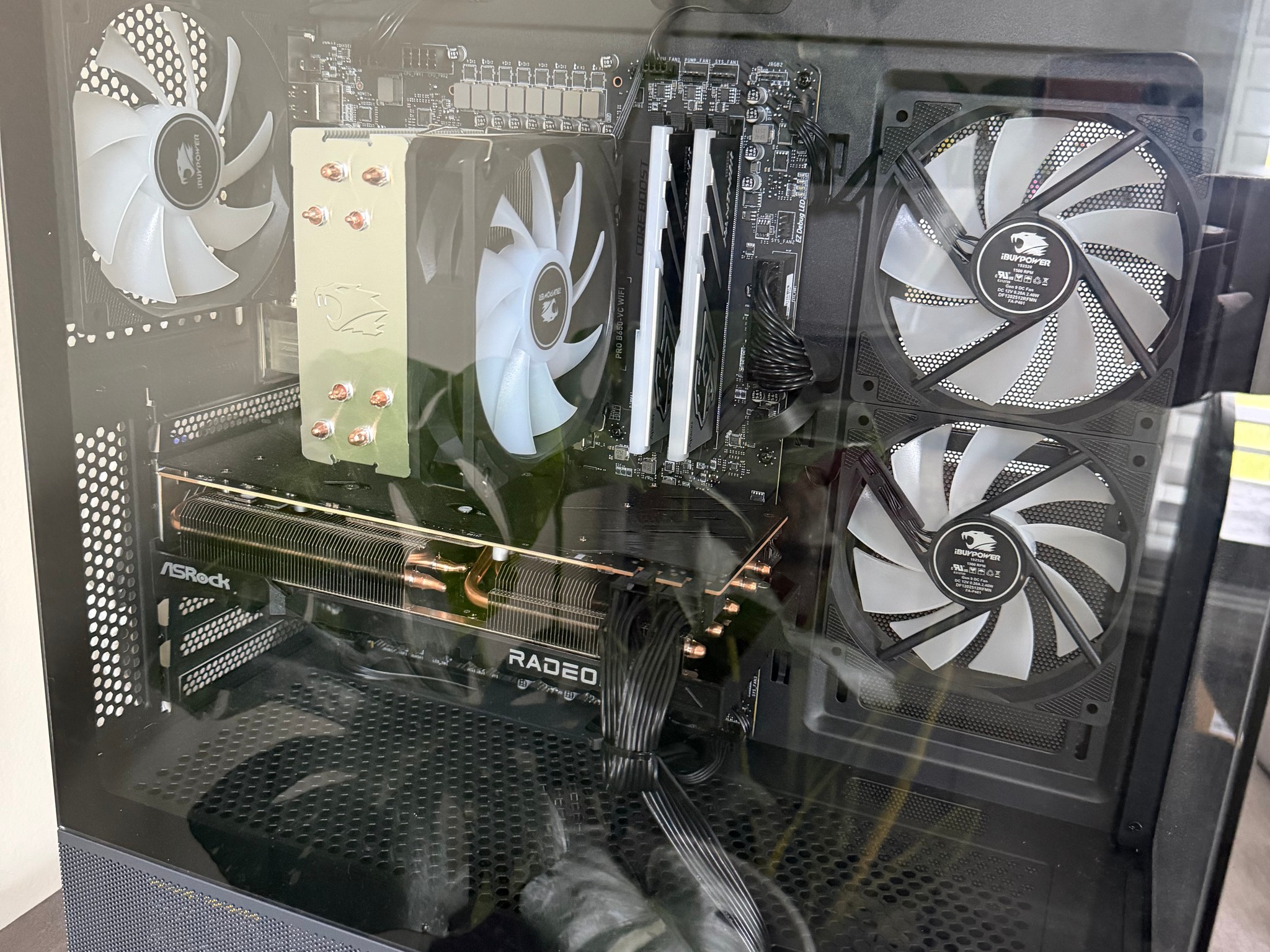 🔥 FAST 1440P GAMING PC – RX 7700 XT / Ryzen 7 / 32GB DDR5 🔥
