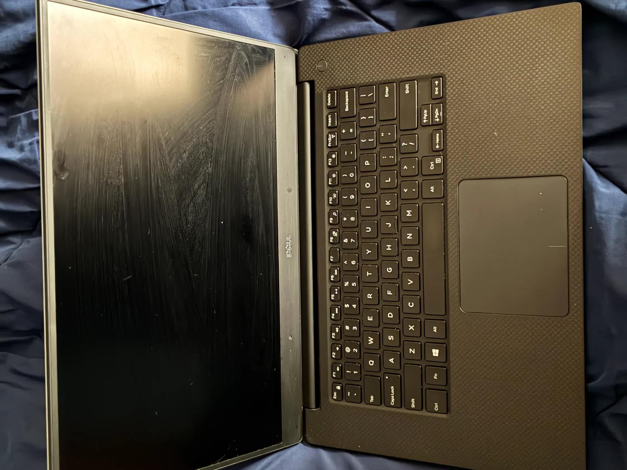 Dell Precision 5520- Battery needs replacement. Intel Xeon E3-1505M, Nvidia Quadro M1200.
