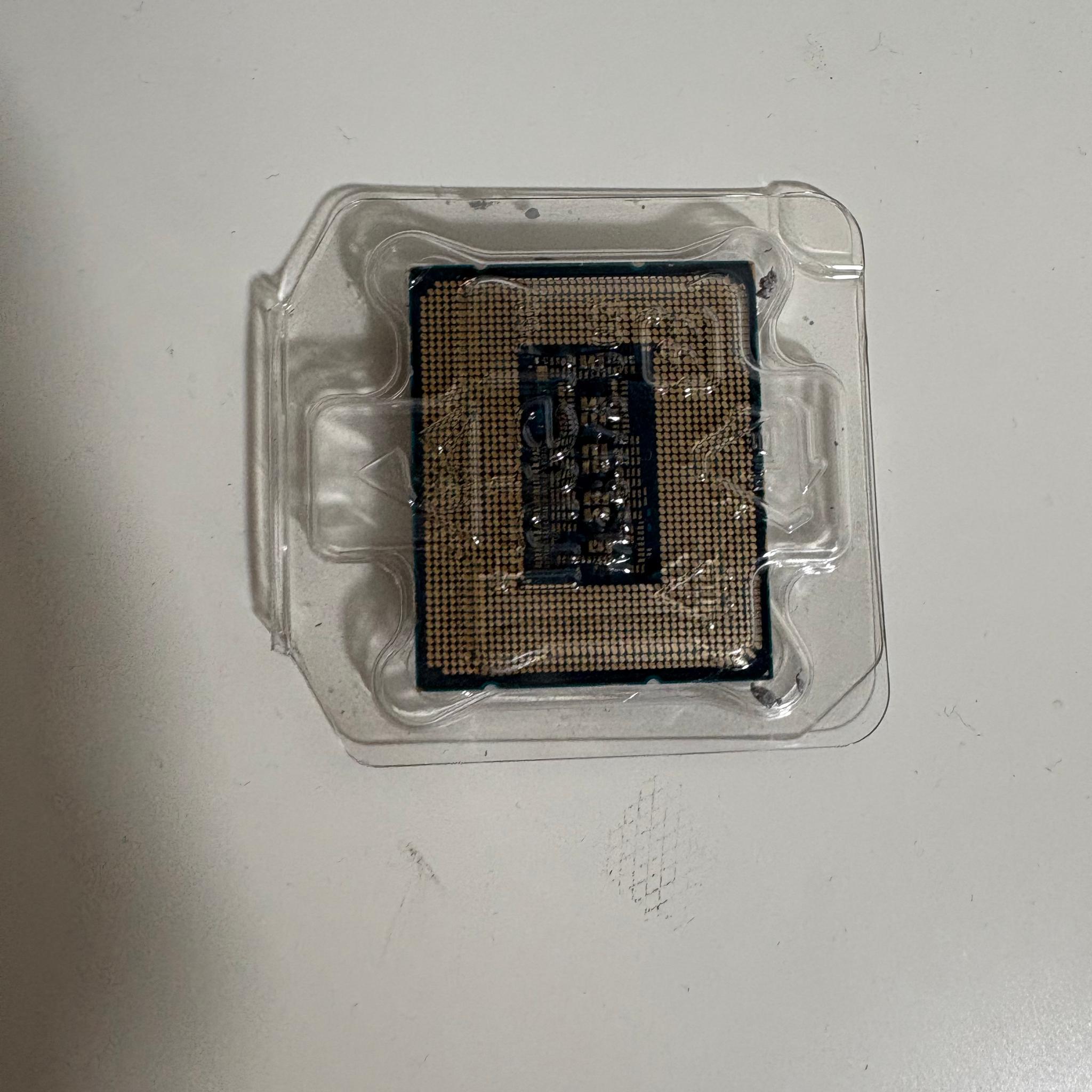 Intel Core i7-13700