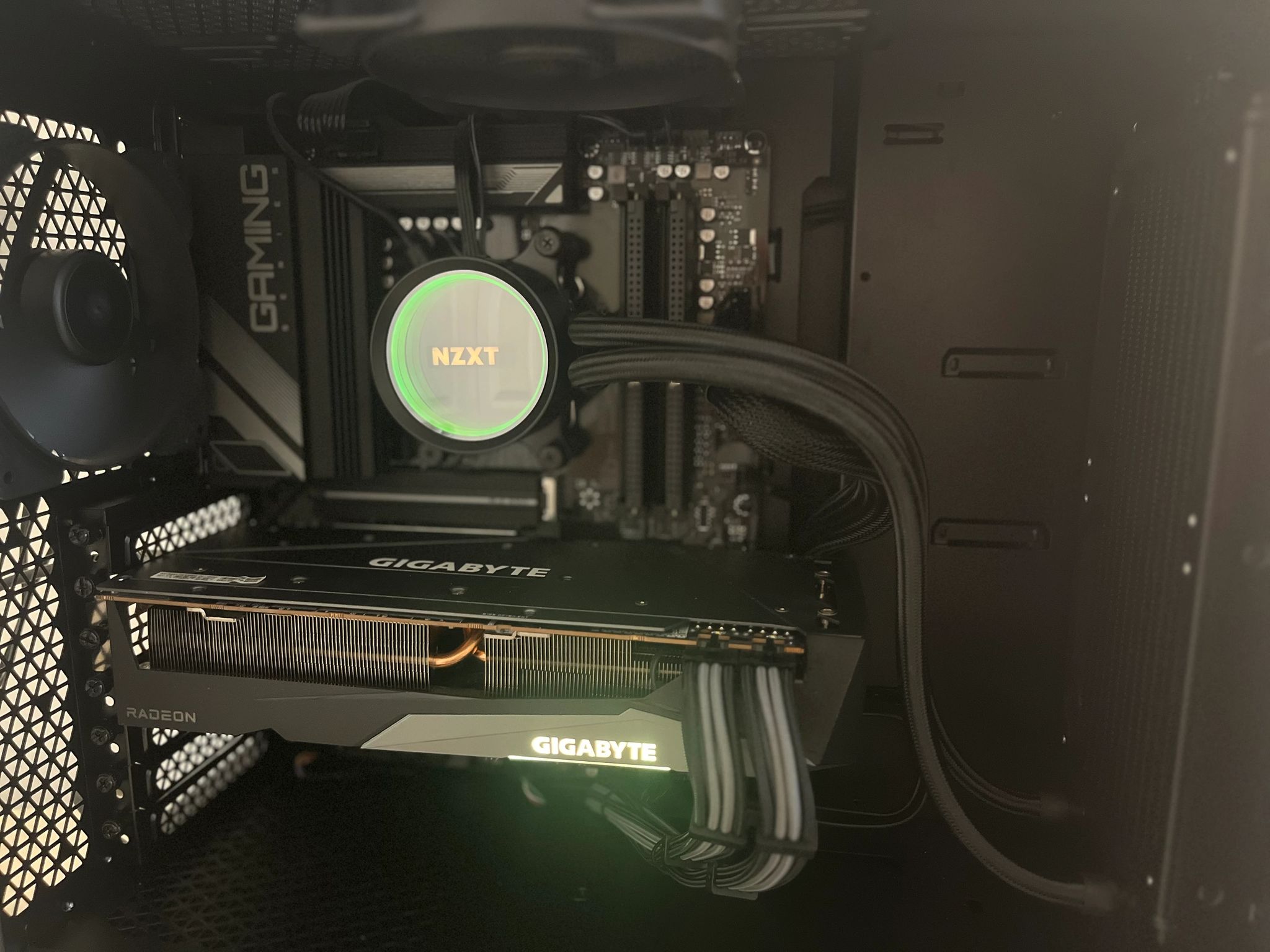 Custom Gaming PC - with free activated Windows 11 Pro