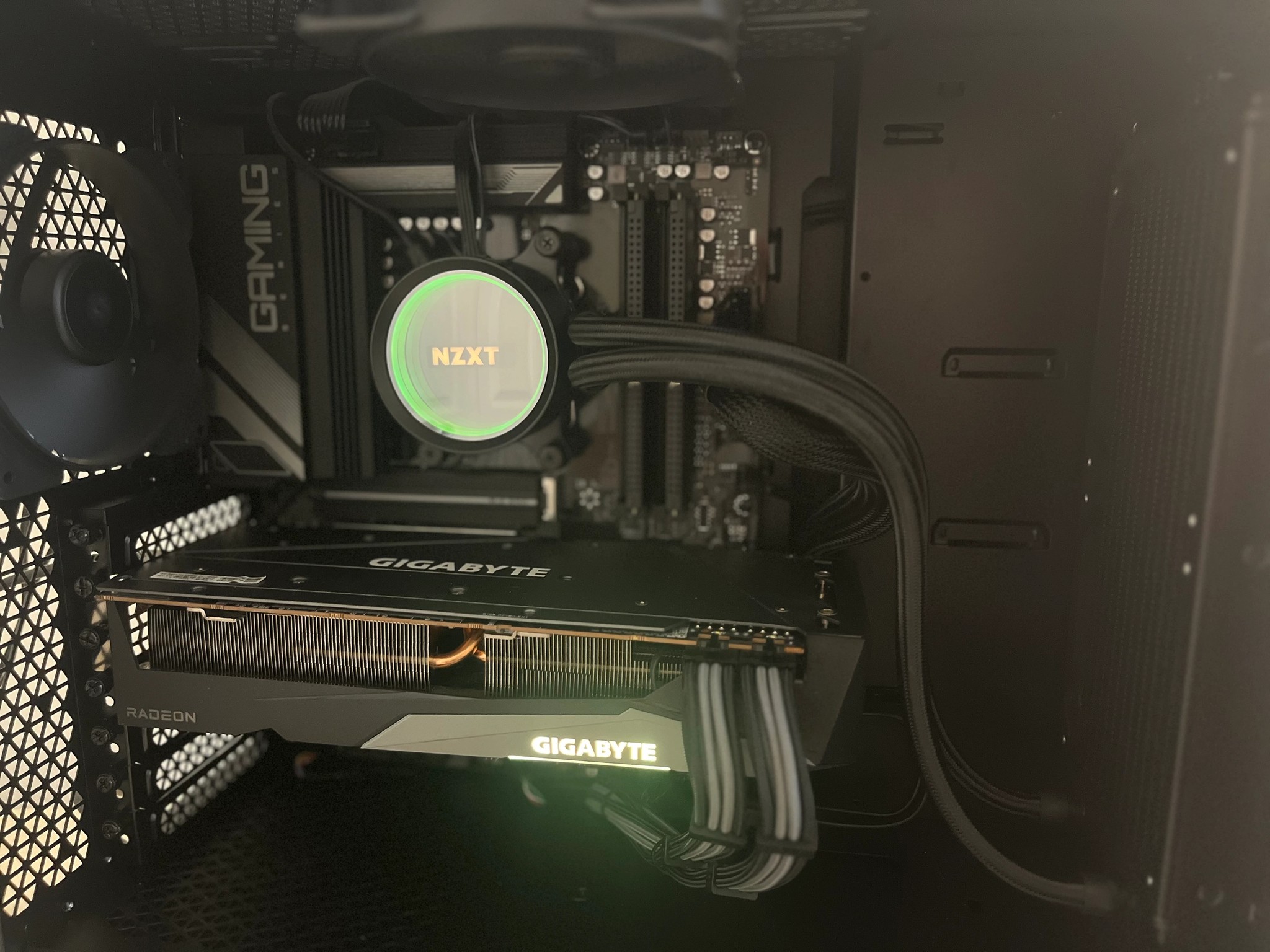 Custom Gaming PC - with free activated Windows 11 Pro