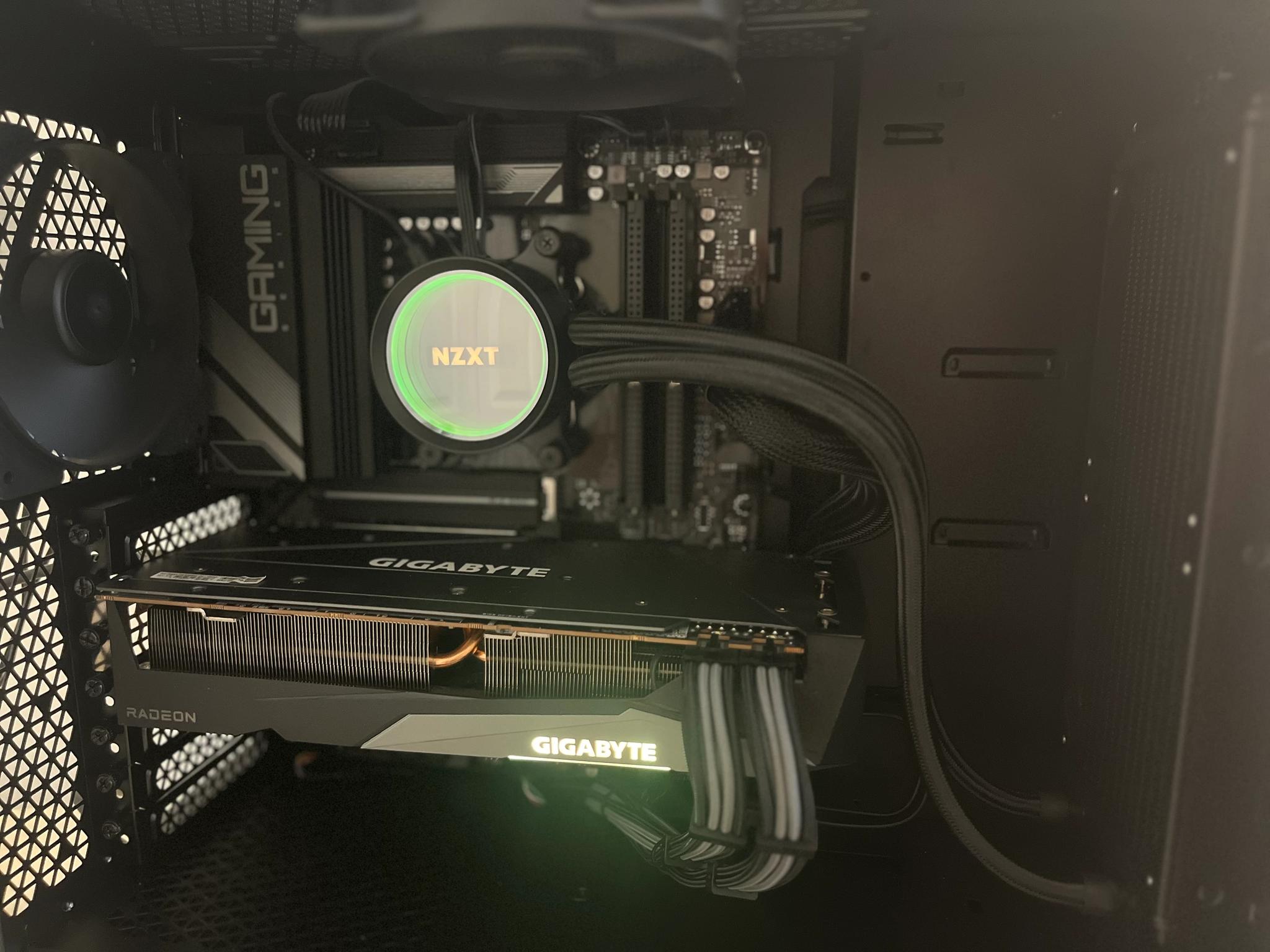 Custom Gaming PC - with free activated Windows 11 Pro