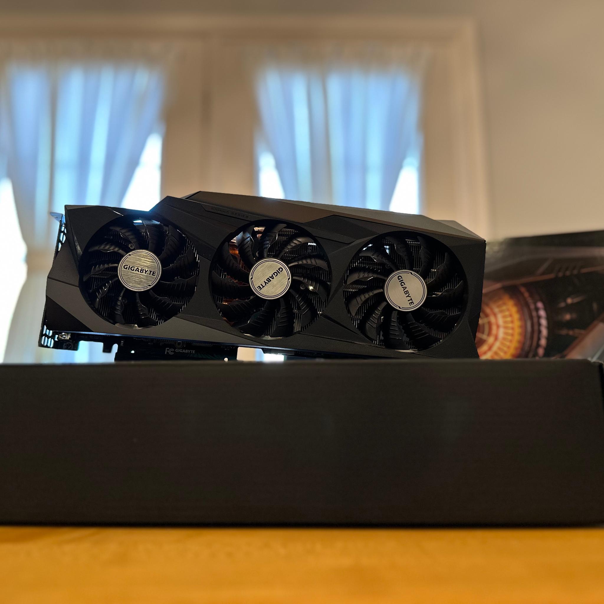 RTX 3090 Gigabyte Gaming OC 24gb with Box