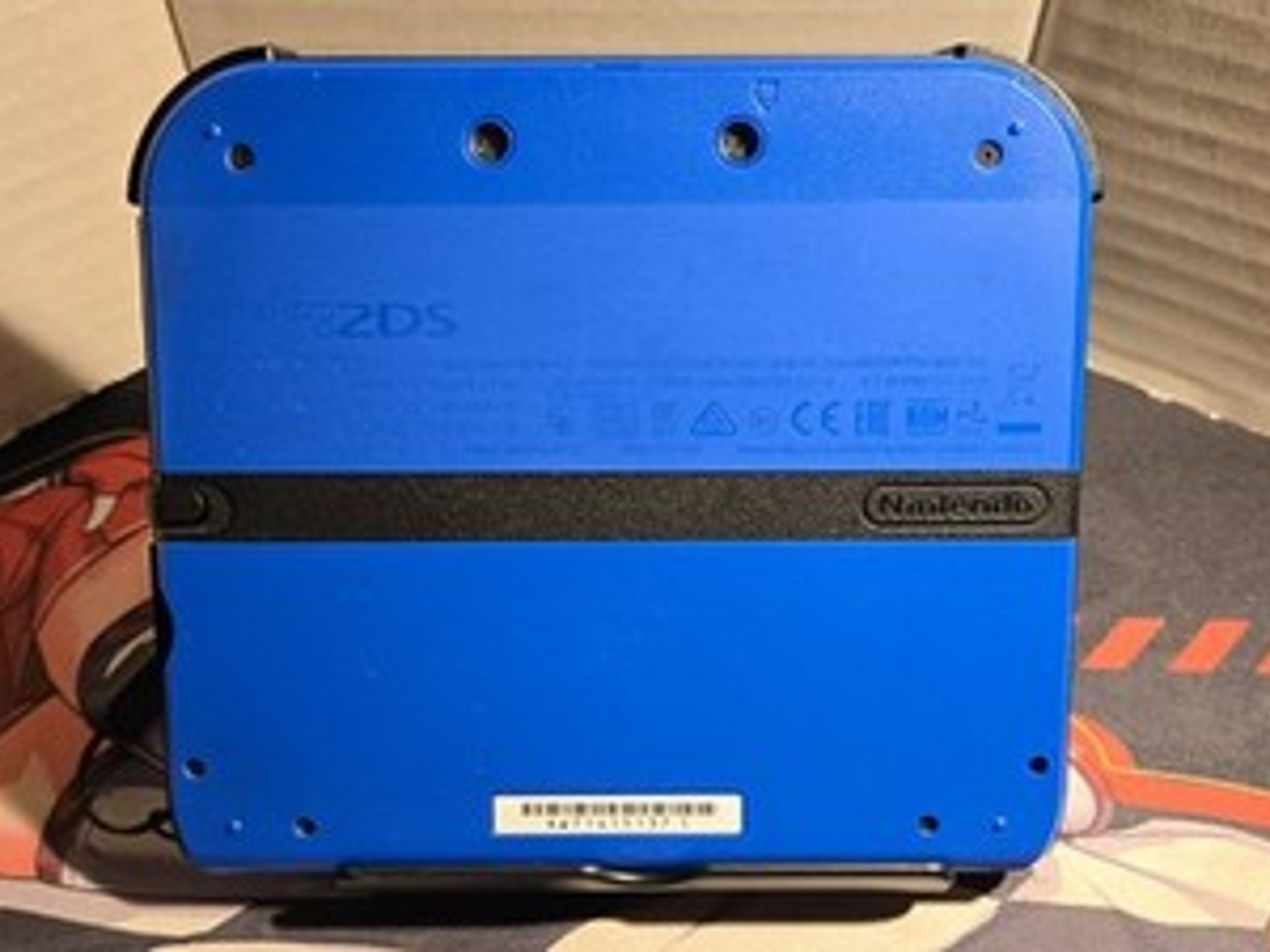 CUSTOM USED Nintendo 2DS Blue/Black Handheld Console, Mario Kart 7 Edition