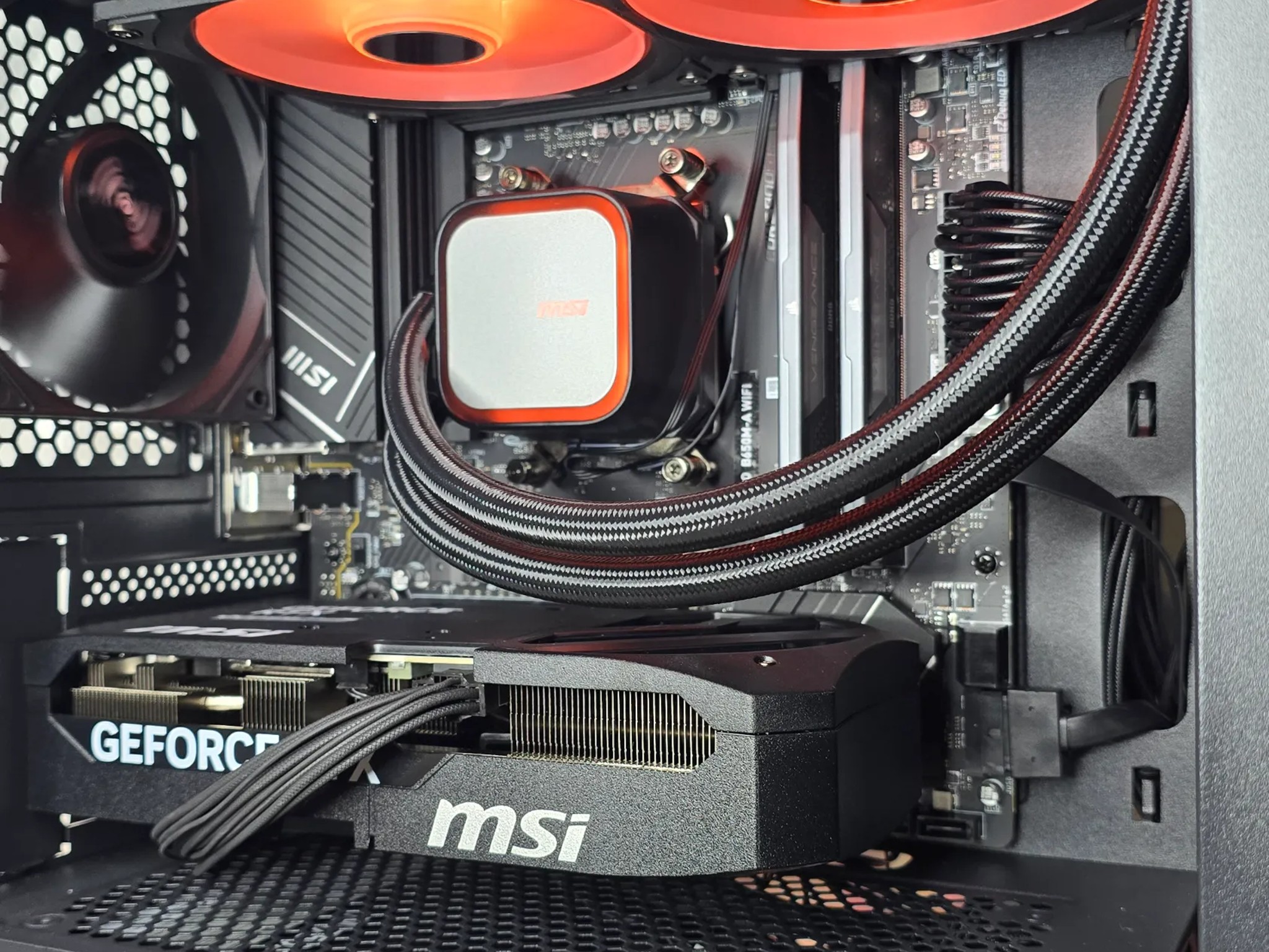 New GeForce RTX 5070 with AMD Ryzen 7600x 32GB DDR5 RAM WiFi