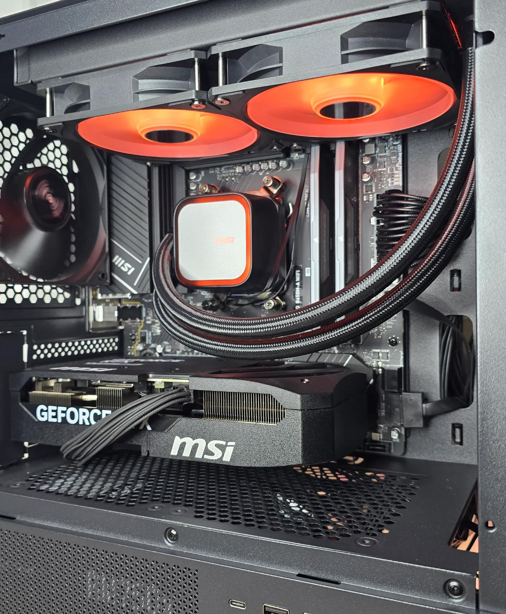New GeForce RTX 5070 with AMD Ryzen 7600x 32GB DDR5 RAM WiFi