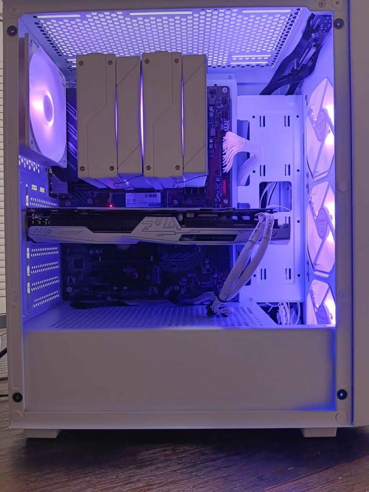 White Gaming PC | Ryzen 5 3500 | NVIDIA GTX1070 | 32GB DDR4 RAM | 2.25TB Storage | WIFI | WINDOWS 10