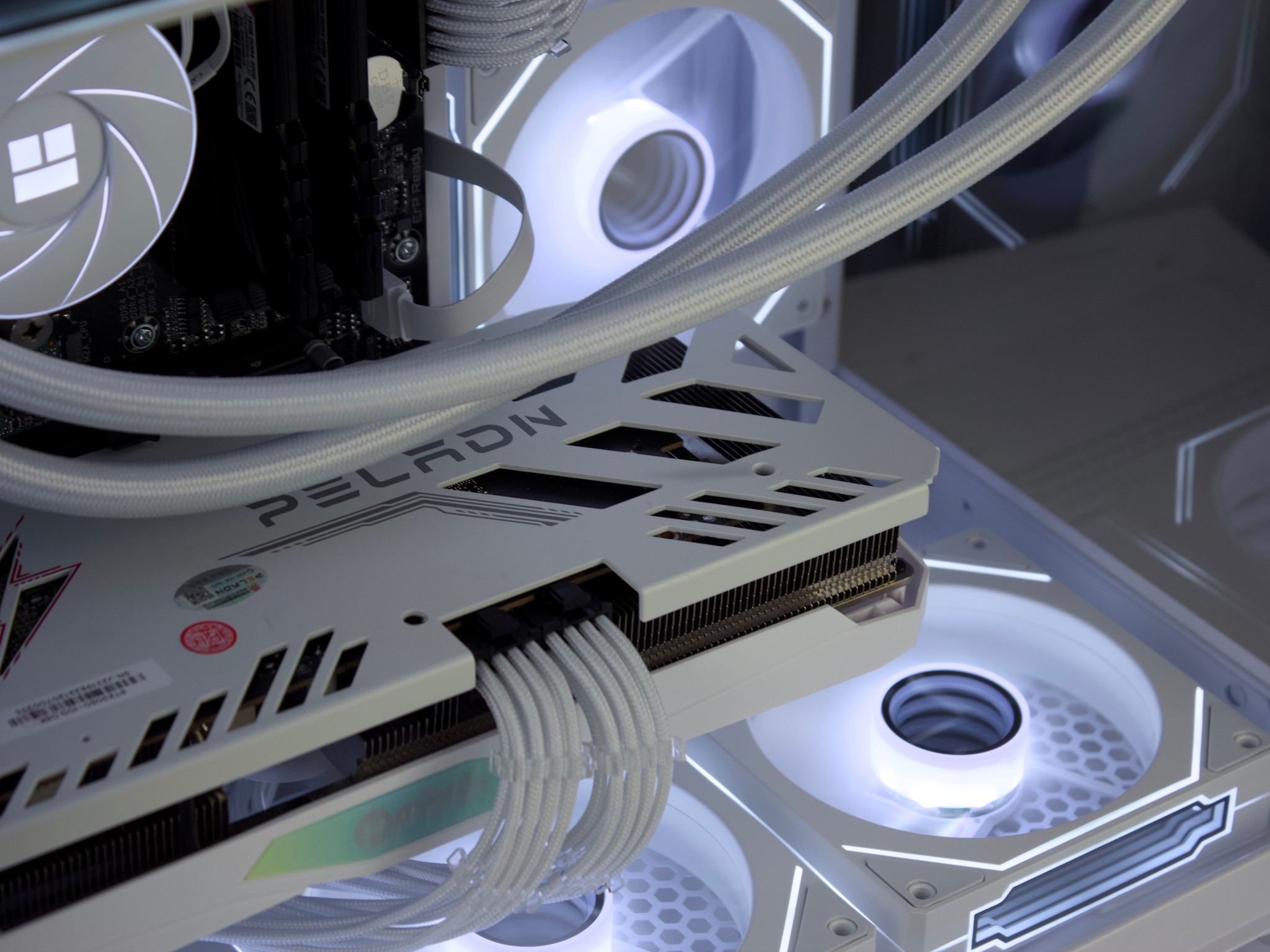 ❄️💎- Whiteout 1440P Gaming PC | RTX 3080, Ryzen 7 5700X, 32GB RAM, 1TB NVMe SSD ❄️💎