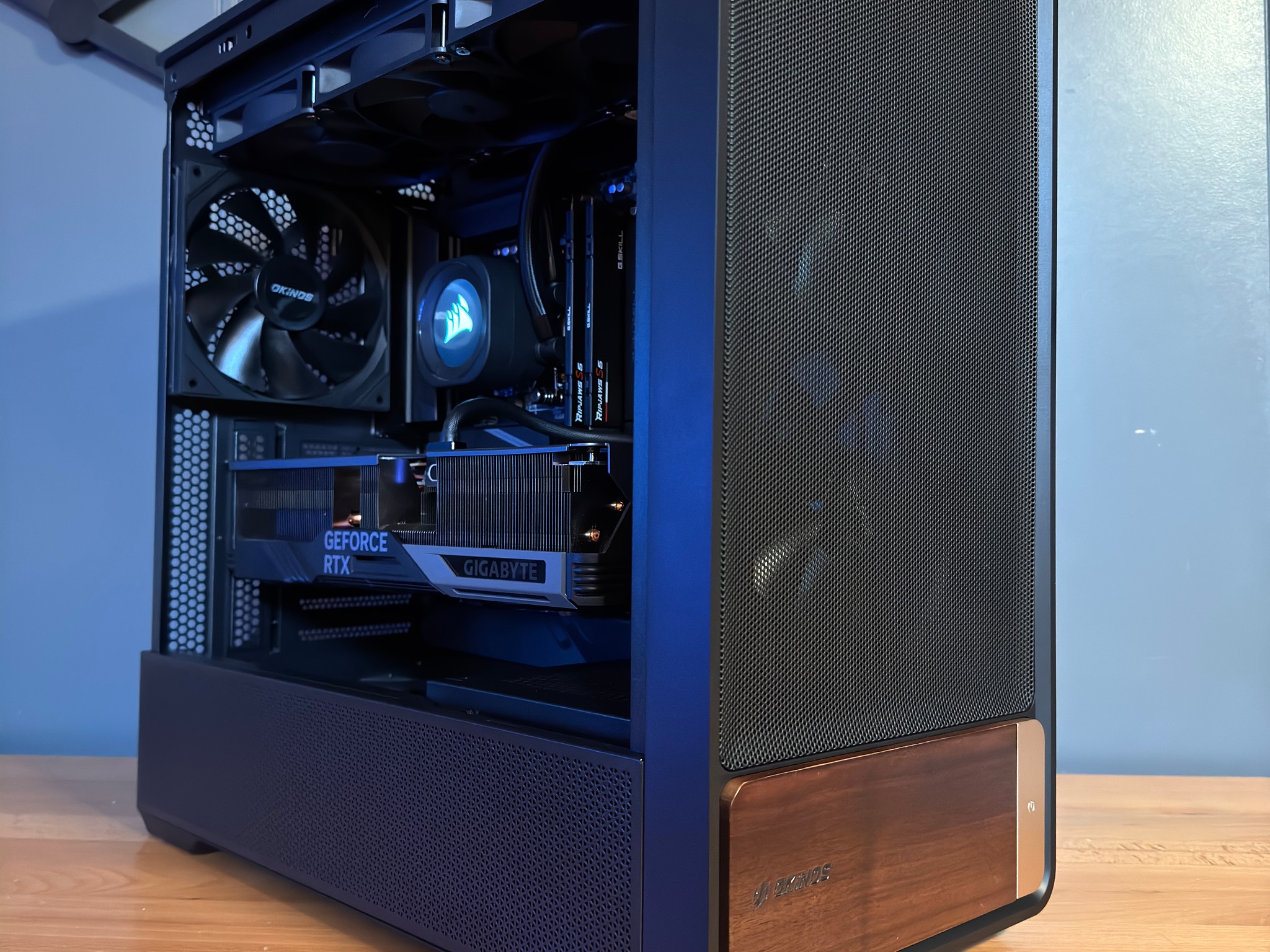 🥷Silent Killer | Ryzen 9800X3D, RTX 4080 Super, 64GB DDR5, 2TB SSD, 1000W 80+ Gold, Corsair LCD