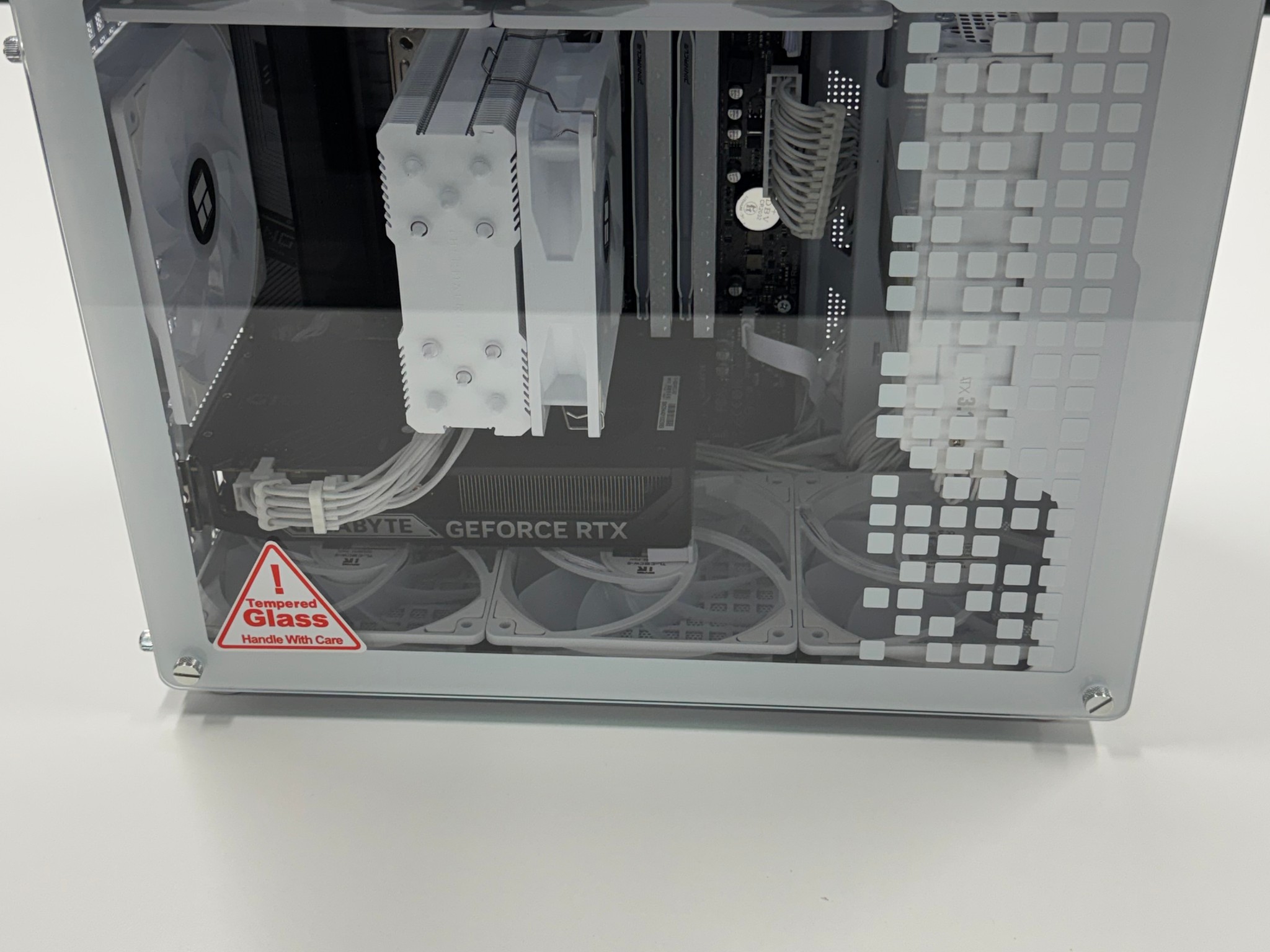 'ALL NEW PARTS' PC with AMD RYZEN 7 5700X & RTX 5060