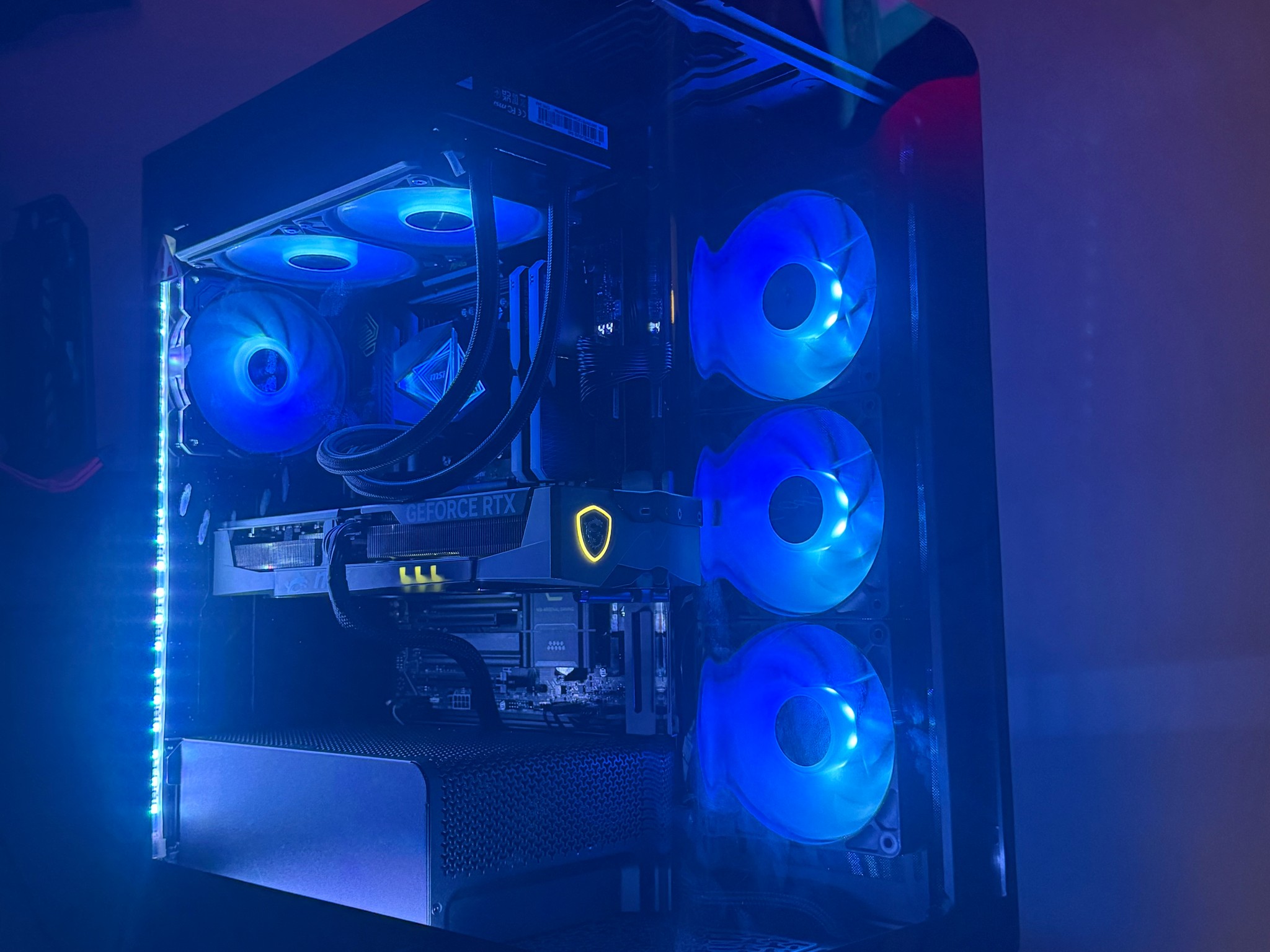 CUSTOM PC 7800X3D/5070/32gb 6400