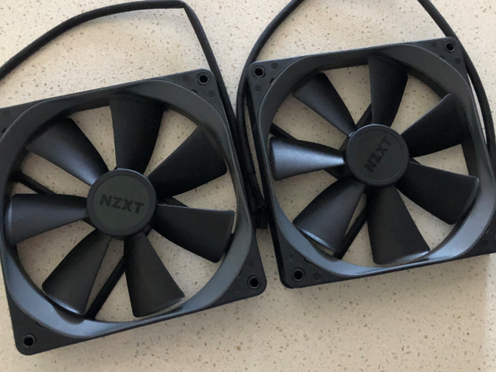 NZXT Kraken X62 280mm AIO Liquid CPU Cooler PLUS CableMod White AIO Sleeving Kit