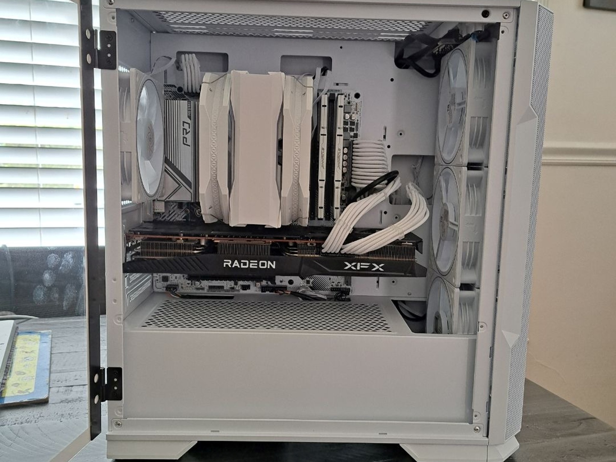 |🚀The Leviathan🚀| | RX 6700XT & Ryzen 5700x |
