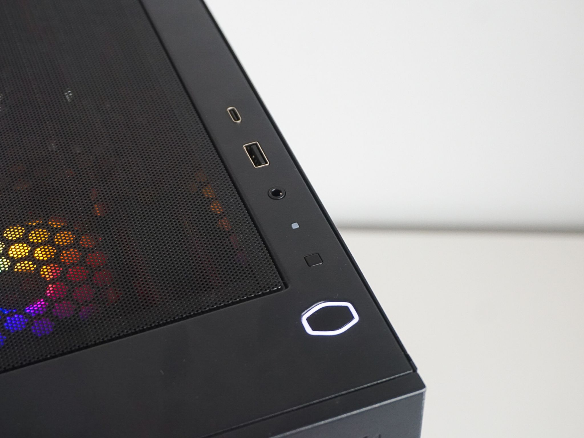 KOA - Ryzen 5 5600X / RX 7600 8GB / 16GB RAM / 1TB NVMe SSD - Gaming PC