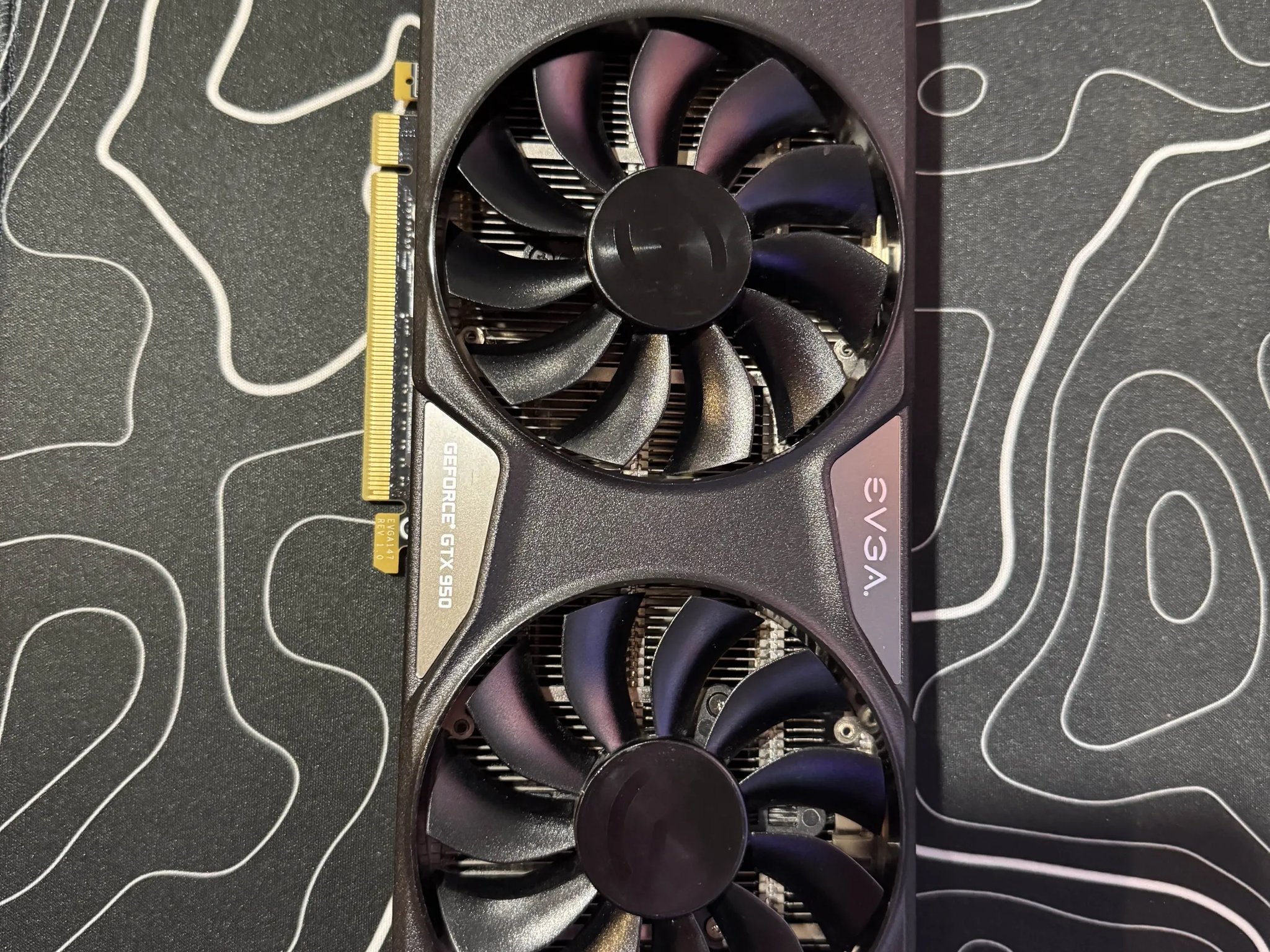 EVGA SSC ACX 2.0 GeForce GTX 950 2 GB Video Card