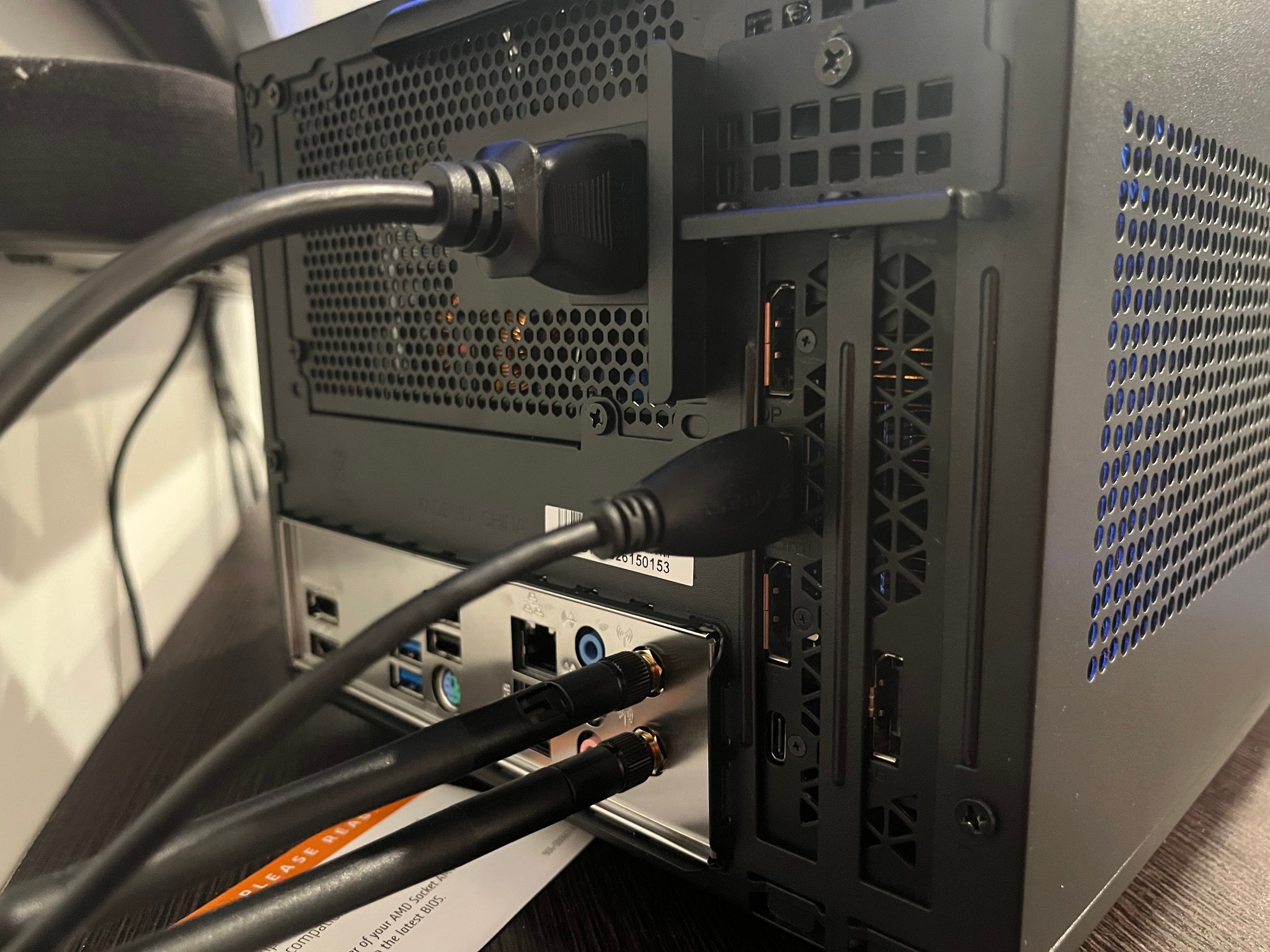 FUN MINI PC! - RTX 2080TI 11G - Ryzen 5 5500 - 16GB DDR4 3600MT/s