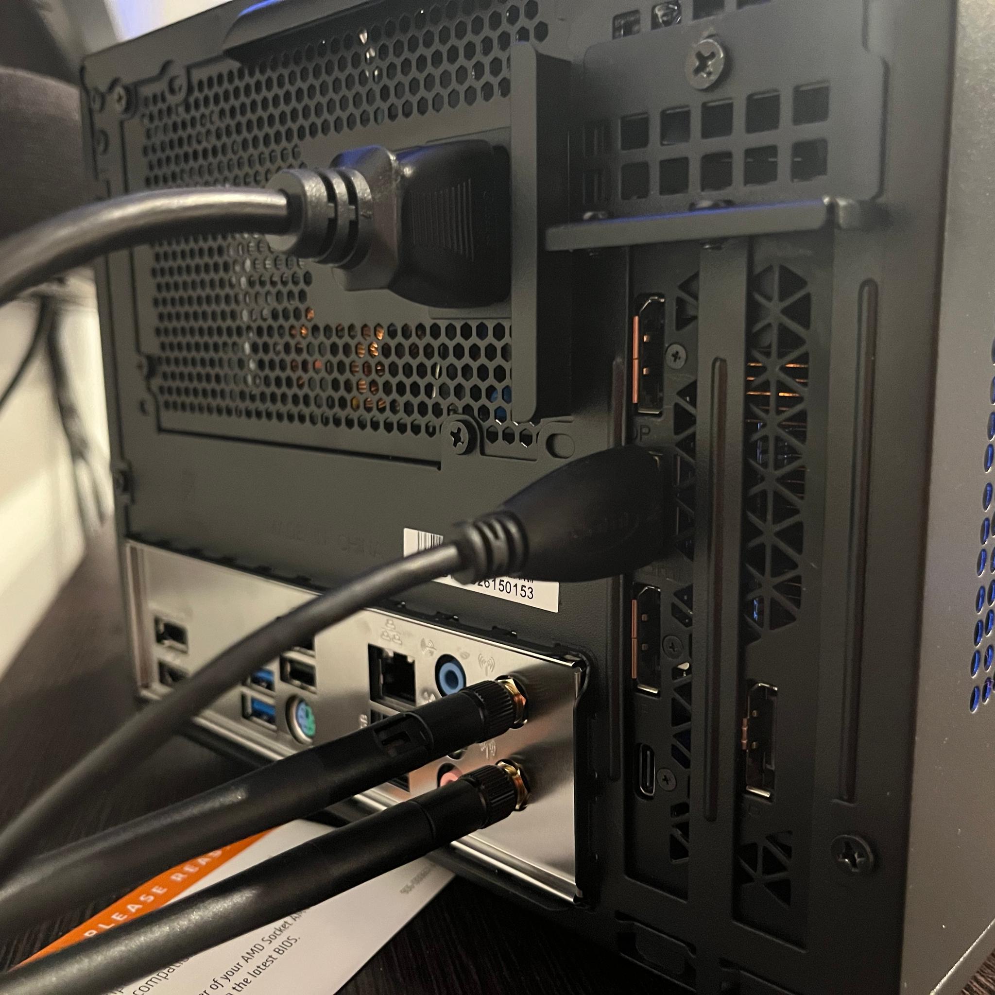 FUN MINI PC! - RTX 2080TI 11G - Ryzen 5 5500 - 16GB DDR4 3600MT/s