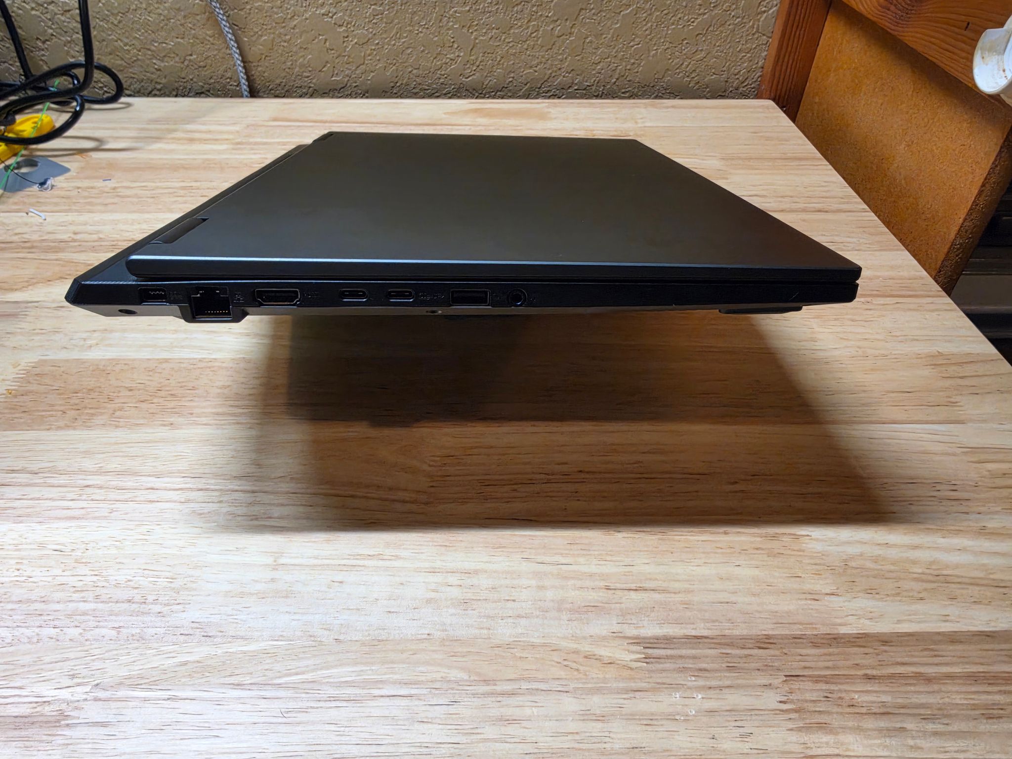 ASUS - TUF Gaming A16 16" 165Hz - AMD Ryzen 9 270 - 32GB RAM - NVIDIA GeForce RTX 5070  2TB SSD