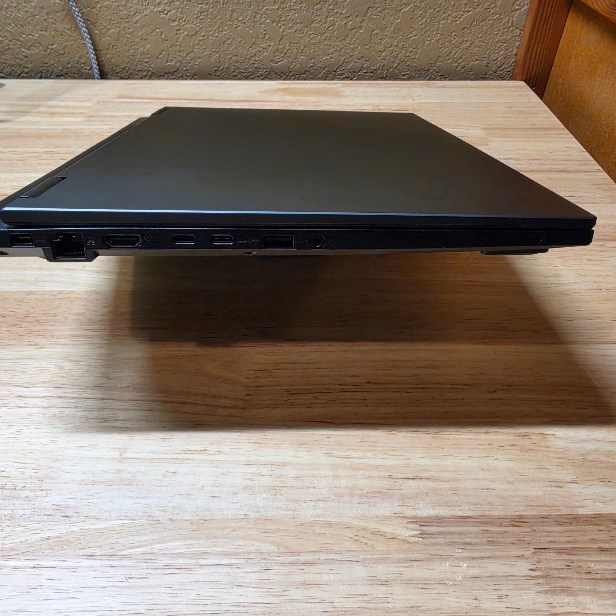 ASUS - TUF Gaming A16 16" 165Hz - AMD Ryzen 9 270 - 32GB RAM - NVIDIA GeForce RTX 5070  2TB SSD