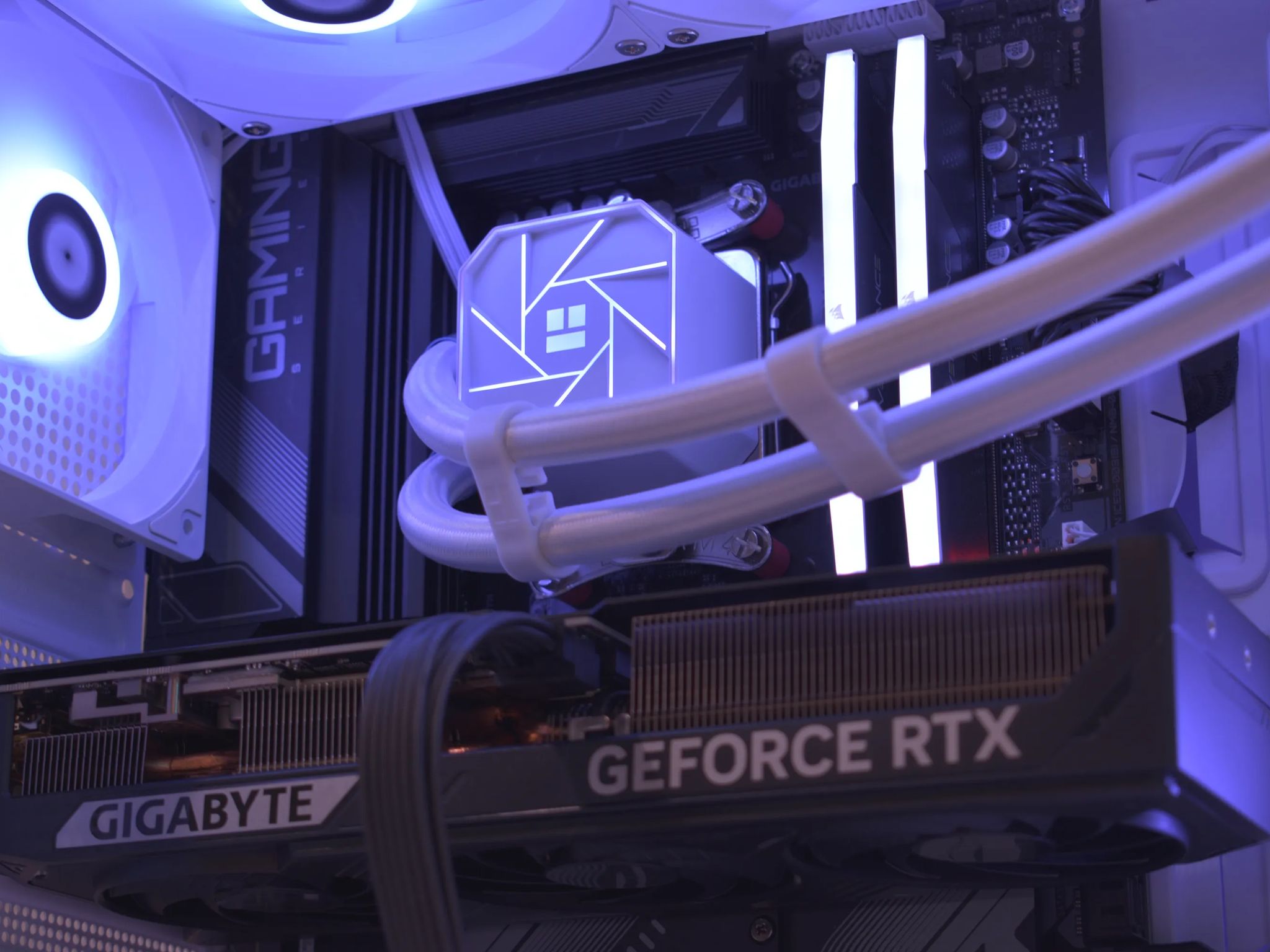 🚀FAST AMD Gaming PC🚀 Ryzen 7 7700X | RTX 5070 12GB | 32GB DDR5 6000mhz | 2TB nVME SSD | Win11+Wifi