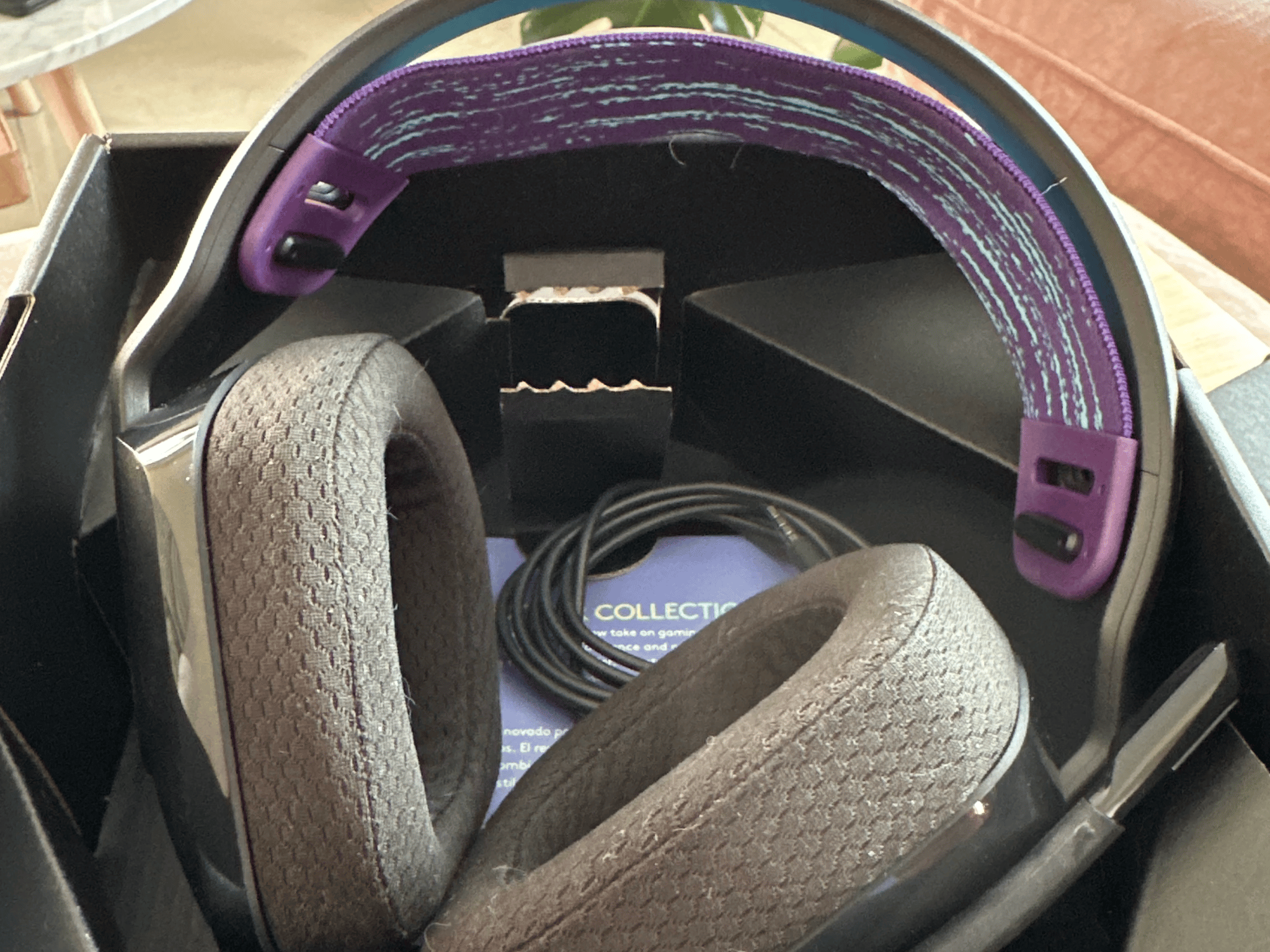 Logitech G335