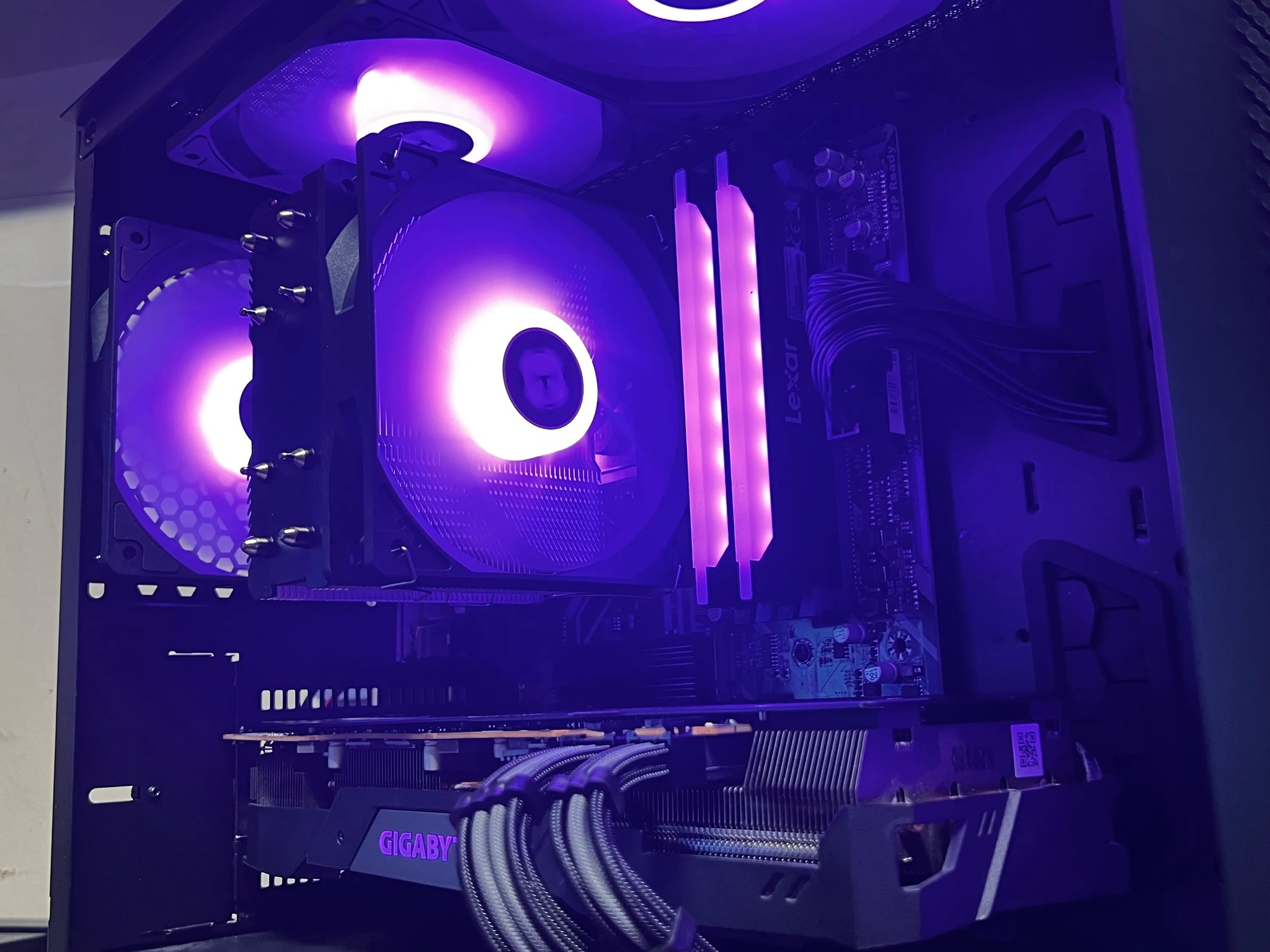 Silent Assassin || Ryzen 5 3600 + Gigabyte RX 5700 XT