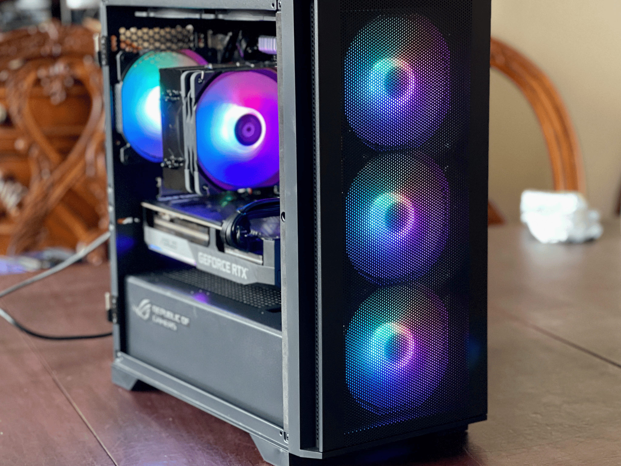 Ryzen 7 5800X, RTX 3070, 16GB 3600MHz, 1TB nvMe, ARGB fans, WiFi 6E