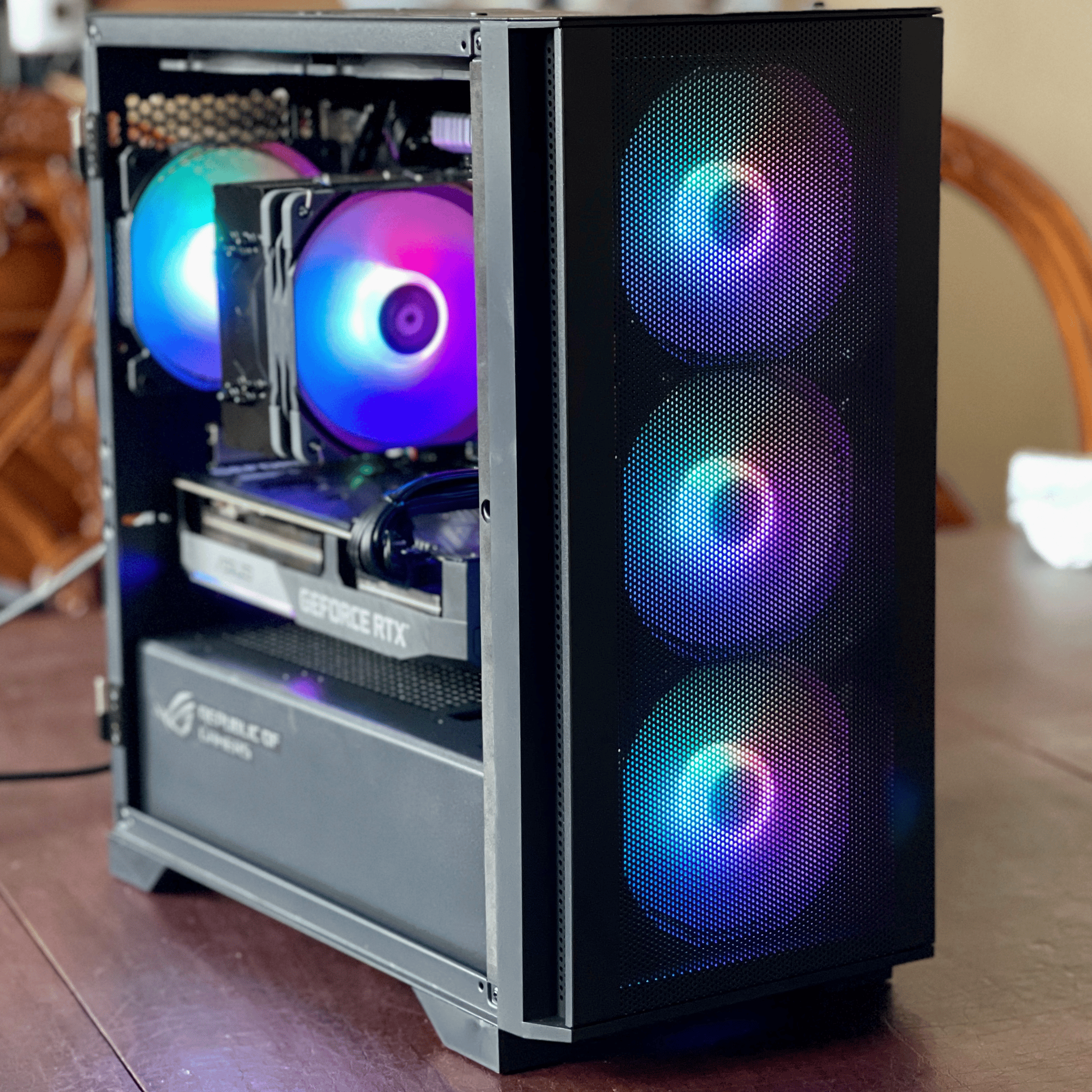 Ryzen 7 5800X, RTX 3070, 16GB 3600MHz, 1TB nvMe, ARGB fans, WiFi 6E
