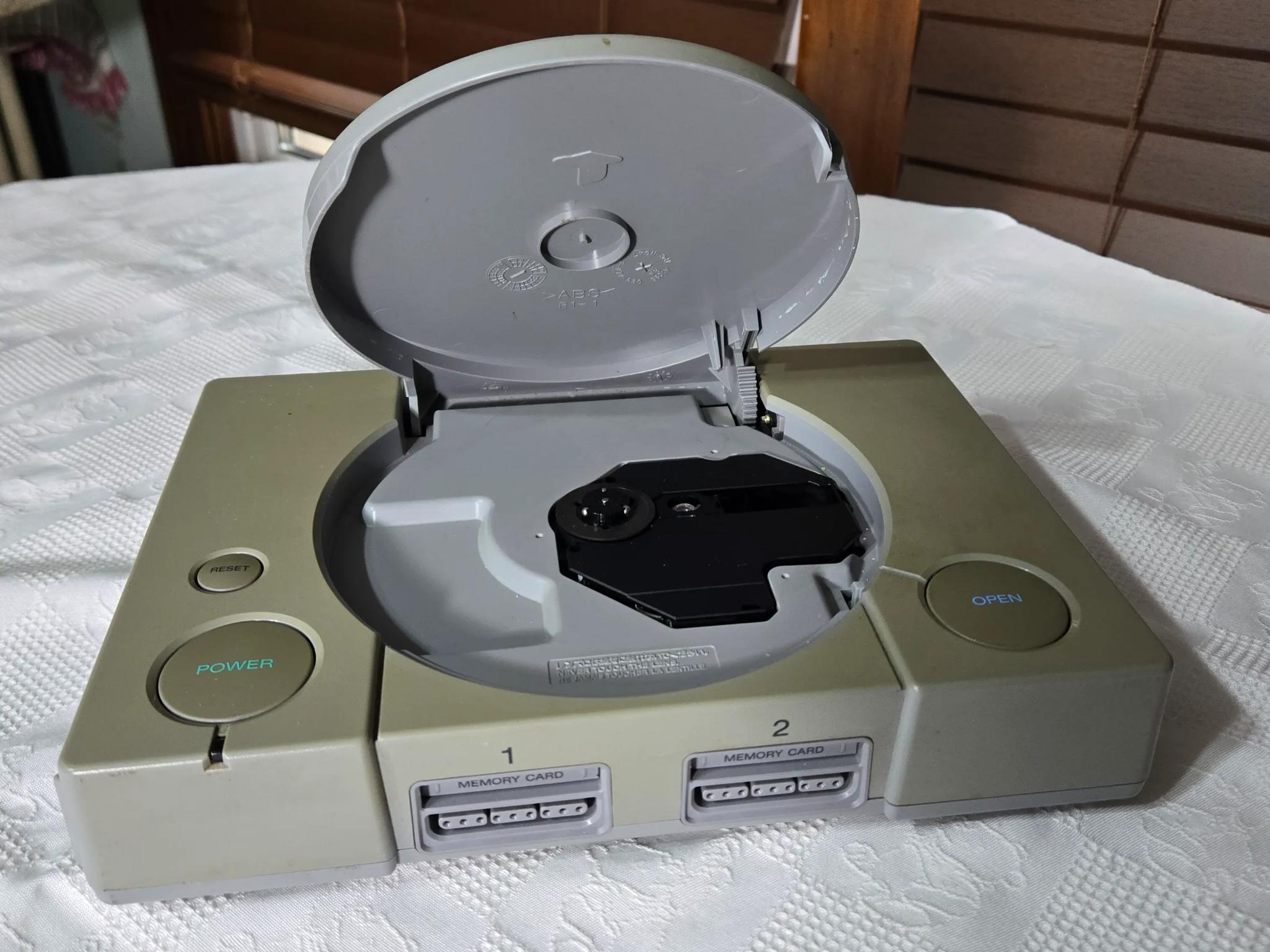 Retro Gaming! Original SONY PlayStation - SCPH 5501