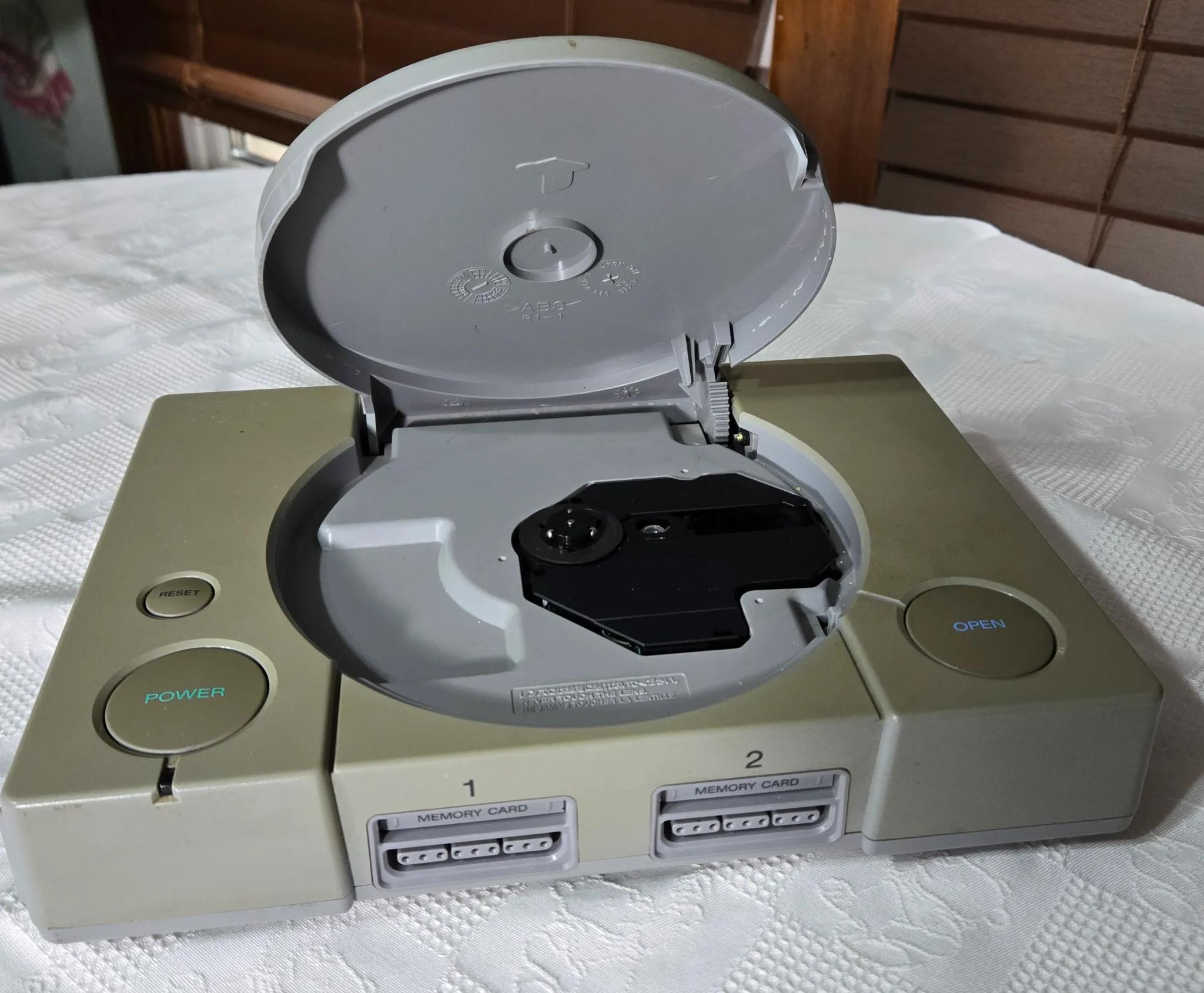 Retro Gaming! Original SONY PlayStation - SCPH 5501