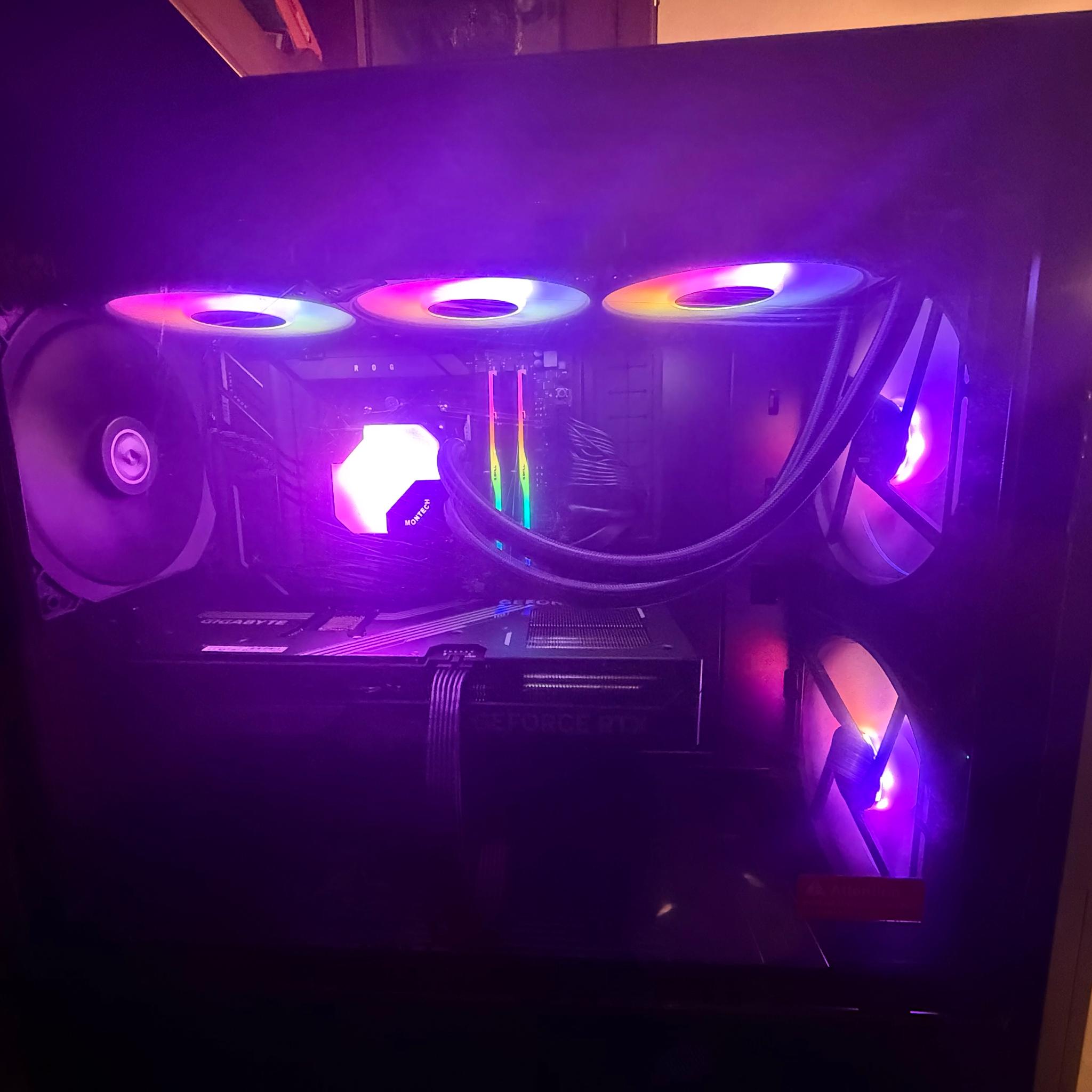 Custom Gaming PC Ryzen 9800X3D RTX 5080 32GB DDR5 4TB SSD