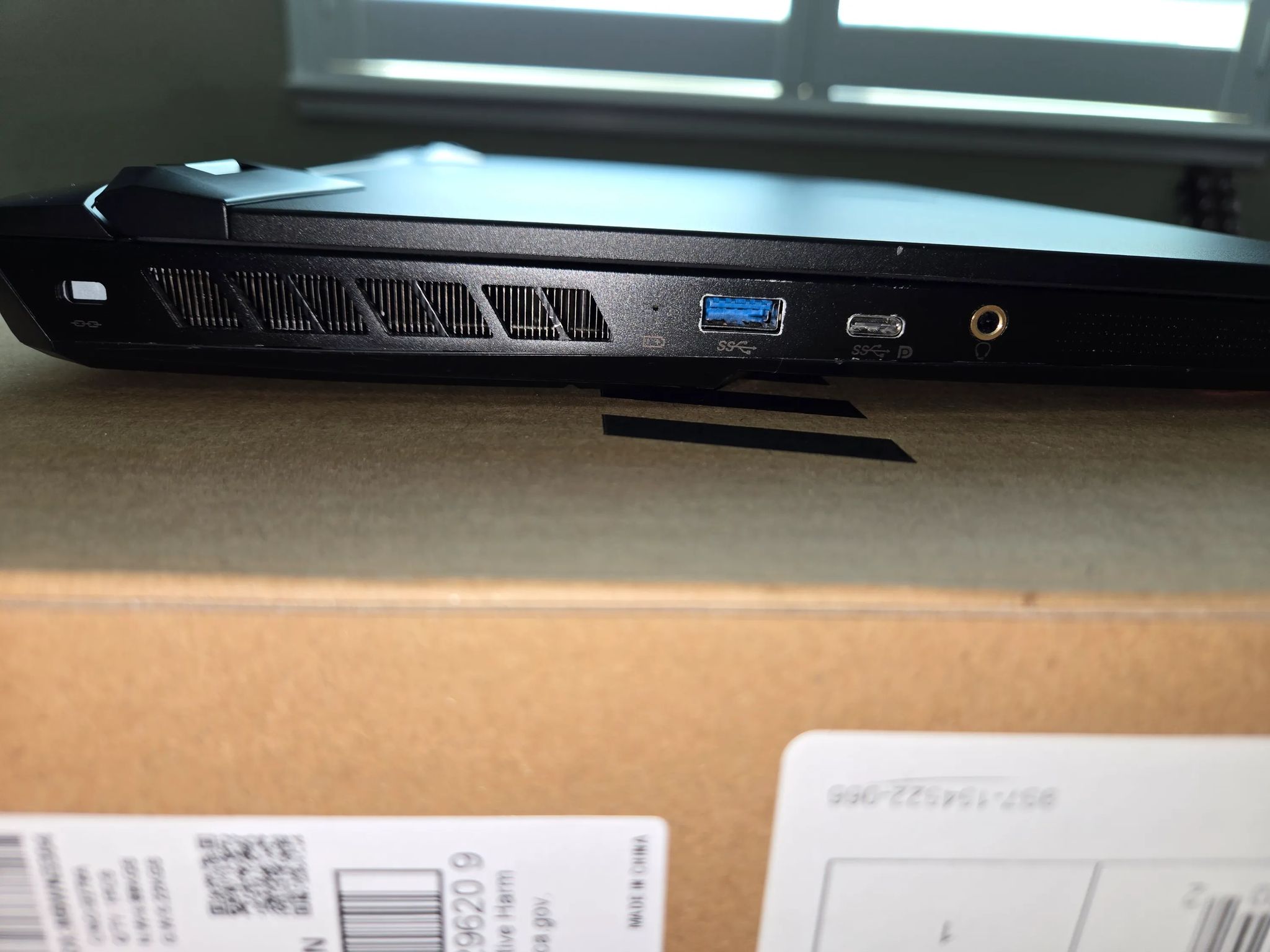 MSI Vector GP66HX 12UGS Gaming Laptop.32GB DDR5,i7 12800HX,RTX 3070Ti 150watt.1TB SSD,15.6"QHD 165Hz