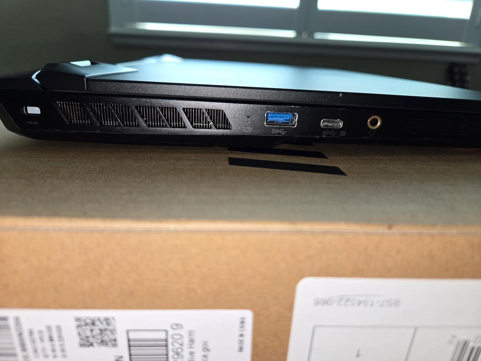 MSI Vector GP66HX 12UGS Gaming Laptop.32GB DDR5,i7 12800HX,RTX 3070Ti 150watt.1TB SSD,15.6"QHD 165Hz