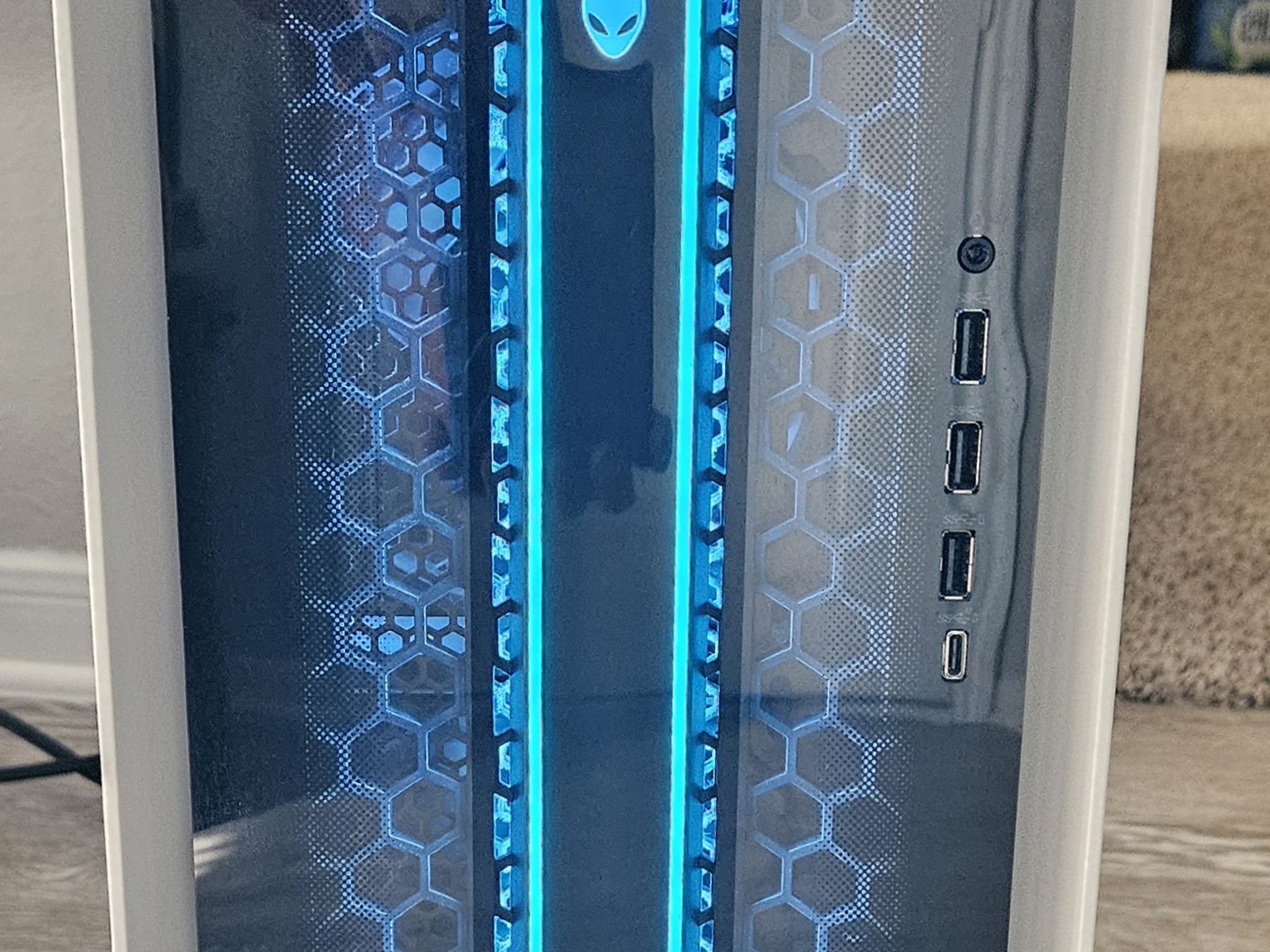 Alienware Aurora R15 | Nvidia Rtx 4090 | i9 13th Gen | 4TB NVMe + 2TB SATA | 1350W | liquid cooled