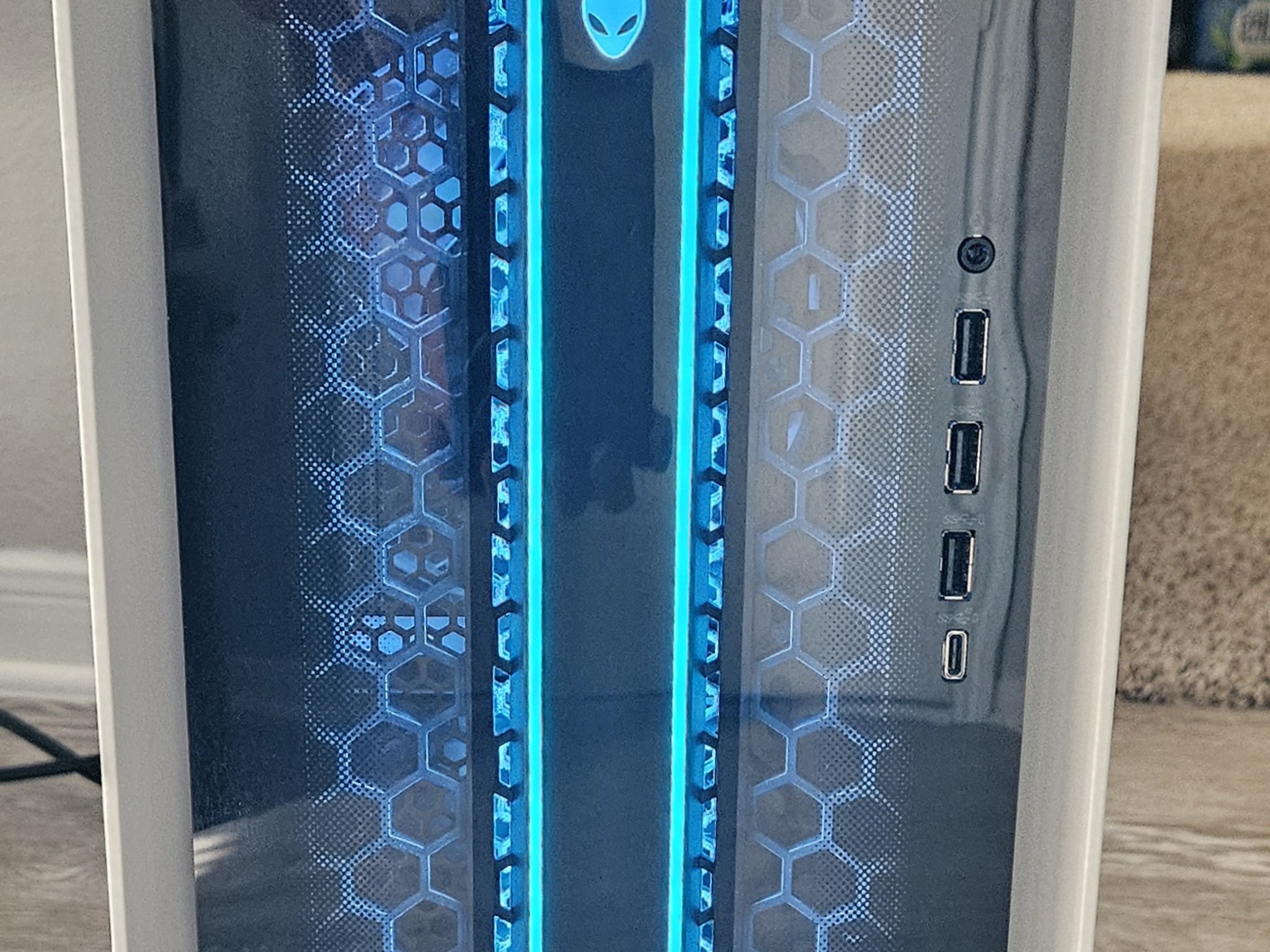 Alienware Aurora R15 | Nvidia Rtx 4090 | i9 13th Gen | 4TB NVMe + 2TB SATA | 1350W | liquid cooled