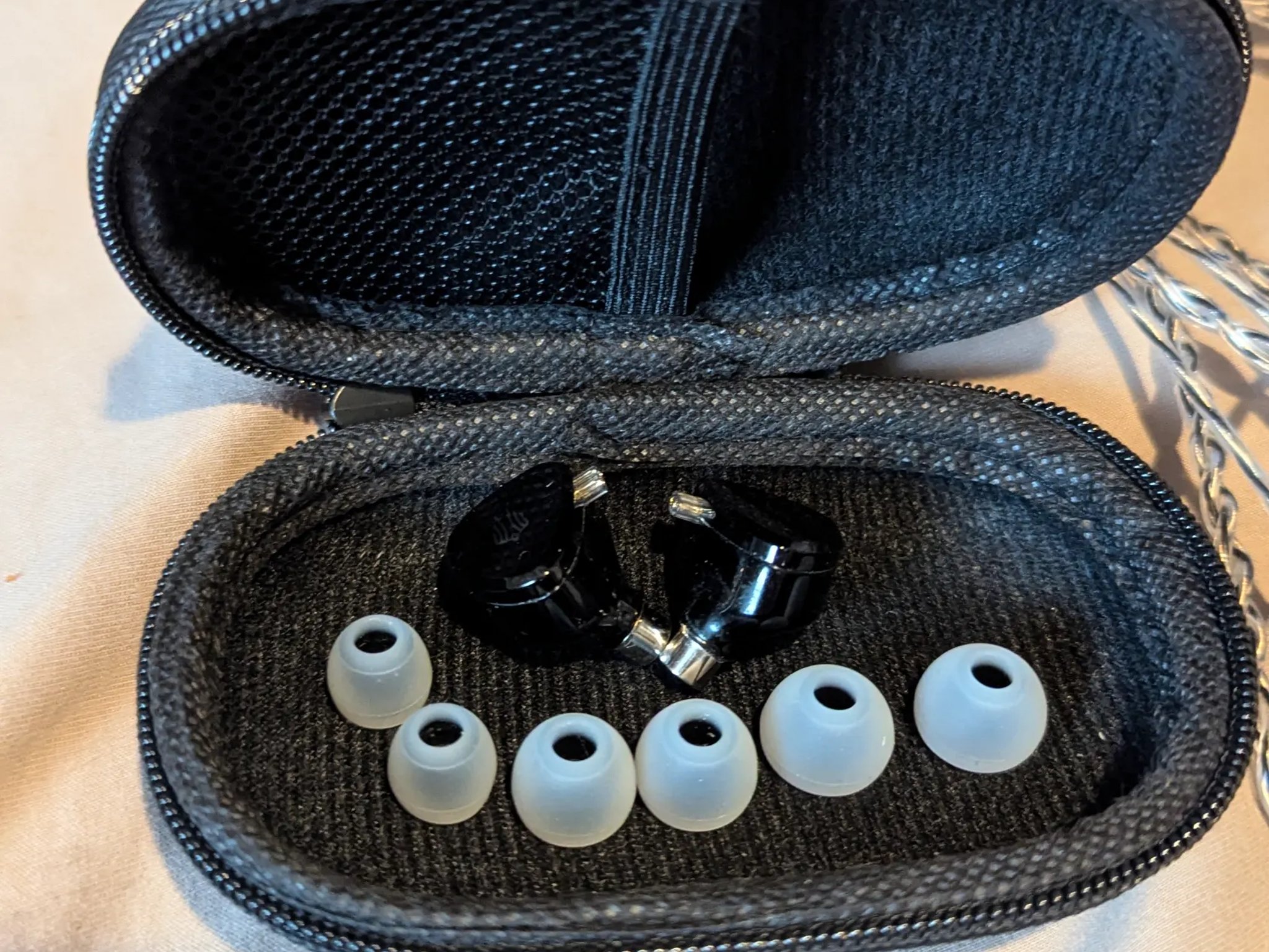 Linsoul SIMGOT EM6L (Lightly used)