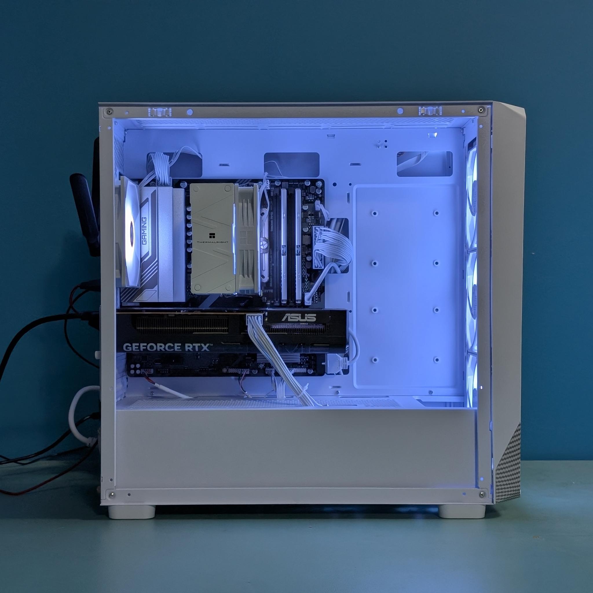 Pristine White Gaming Rig – RTX 5060 & Ryzen 5 8400F (Brand New / ARGB Custom)