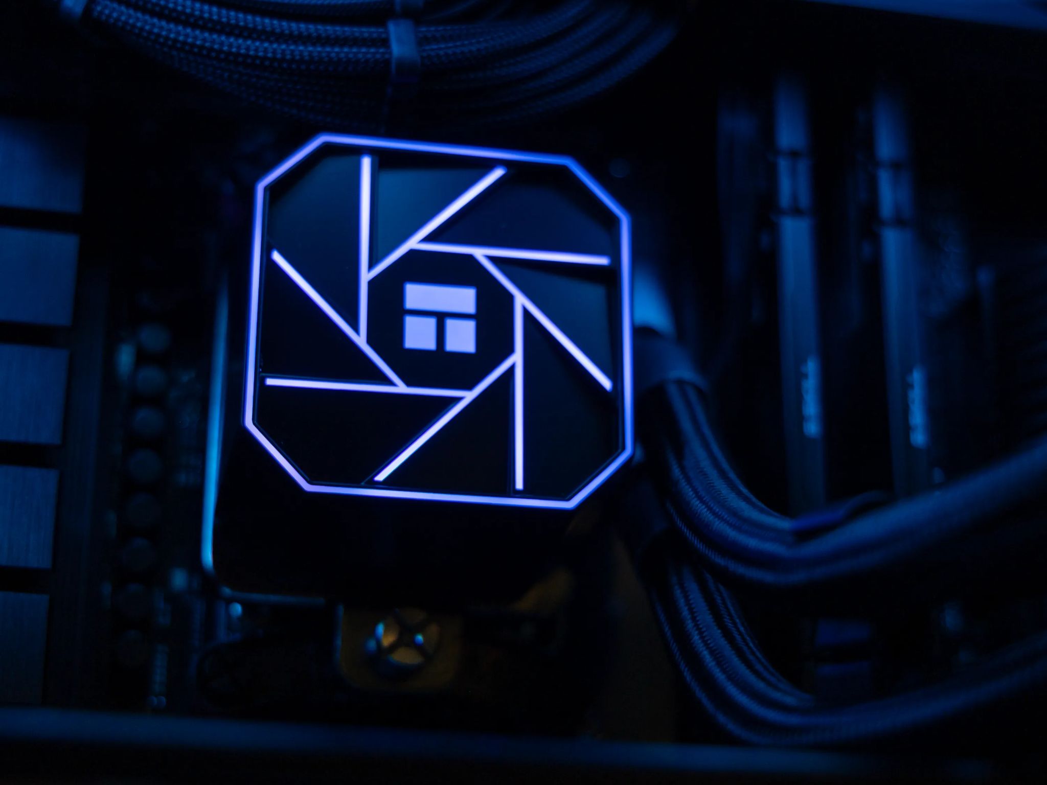 🌪️ Typhon 🌪️ RX 9070XT / AMD R7 7800X3D / 2TB NVME / 32GB DDR5 RAM / 360 AIO / Windows 11 Pro