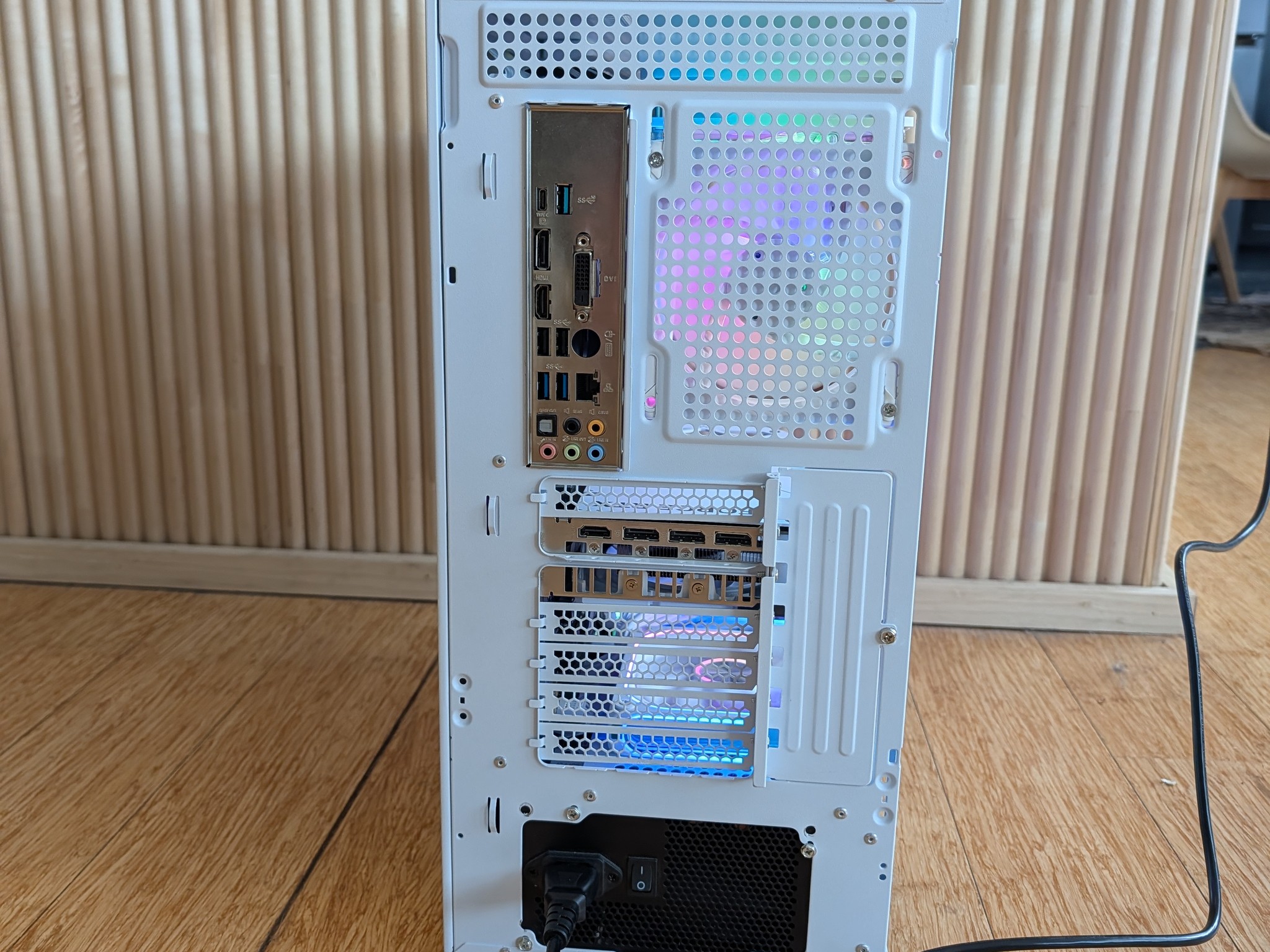 Custom White Gaming PC | RTX 4060 | I7 8086K | 16GB | 500GB |