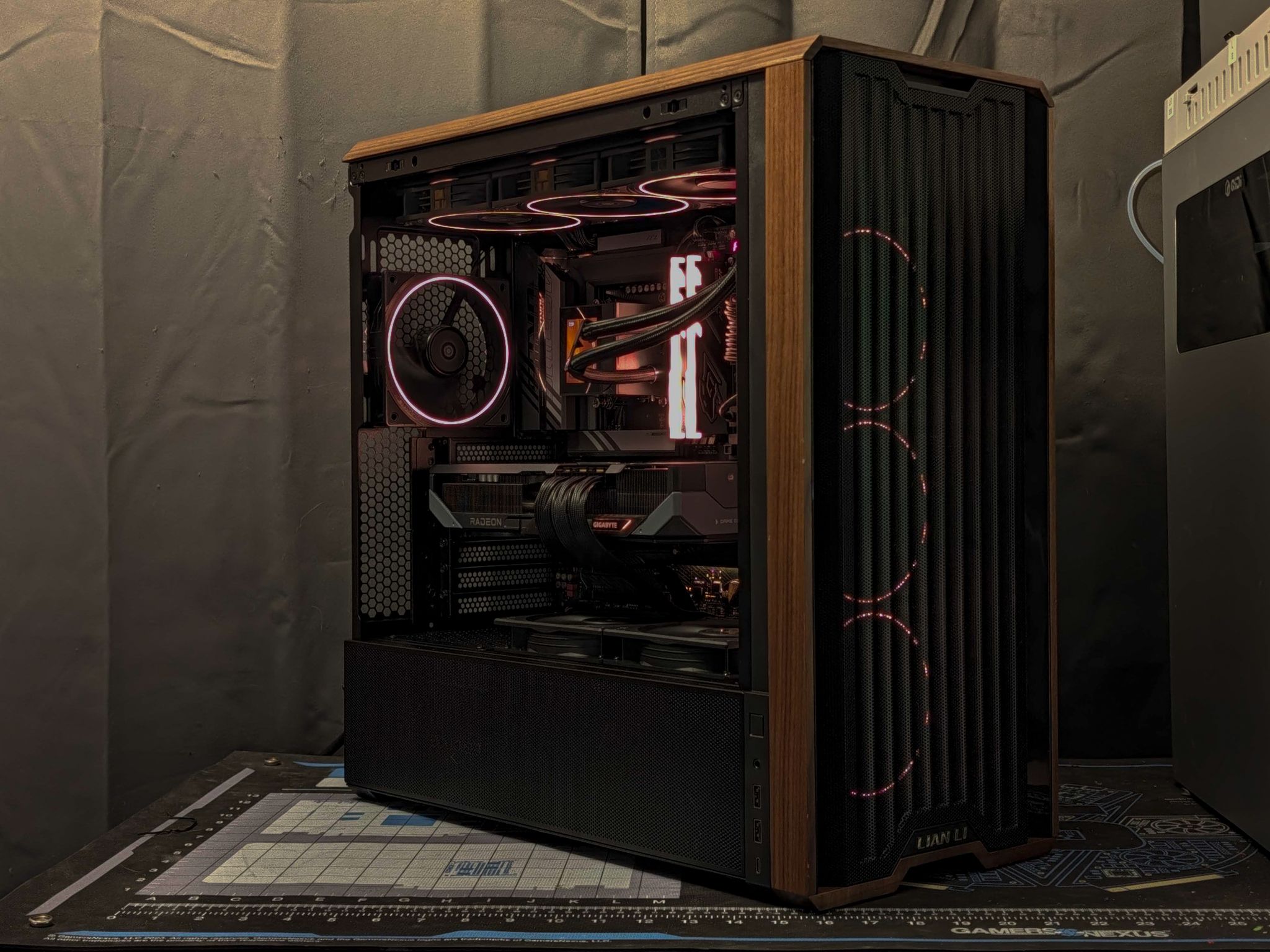 Walnut- Core Ultra 270K Plus, RX 9070XT, 32GB DDR5, 2TB SSD, Wifi