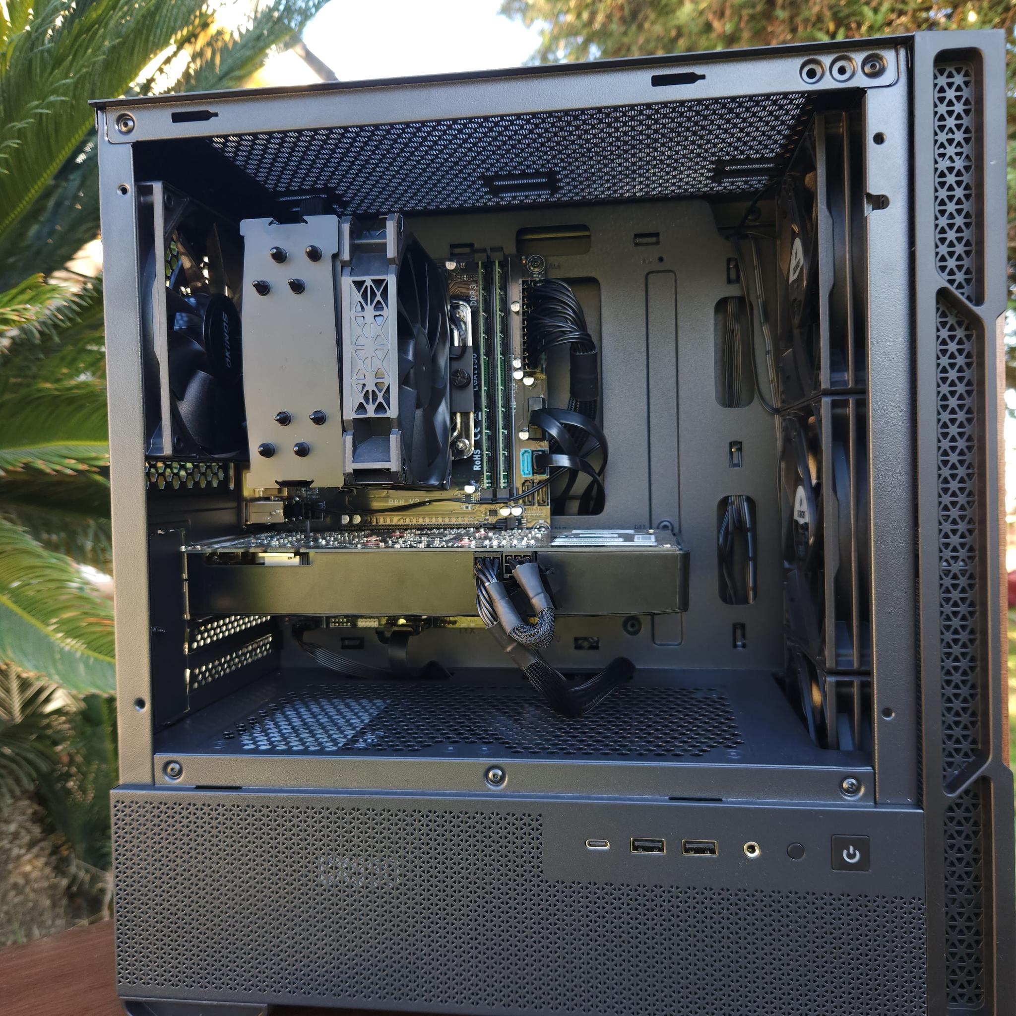 Minimalist Gaming PC – GTX 970 | 16GB RAM | 240GB SSD | Windows 11 Pro