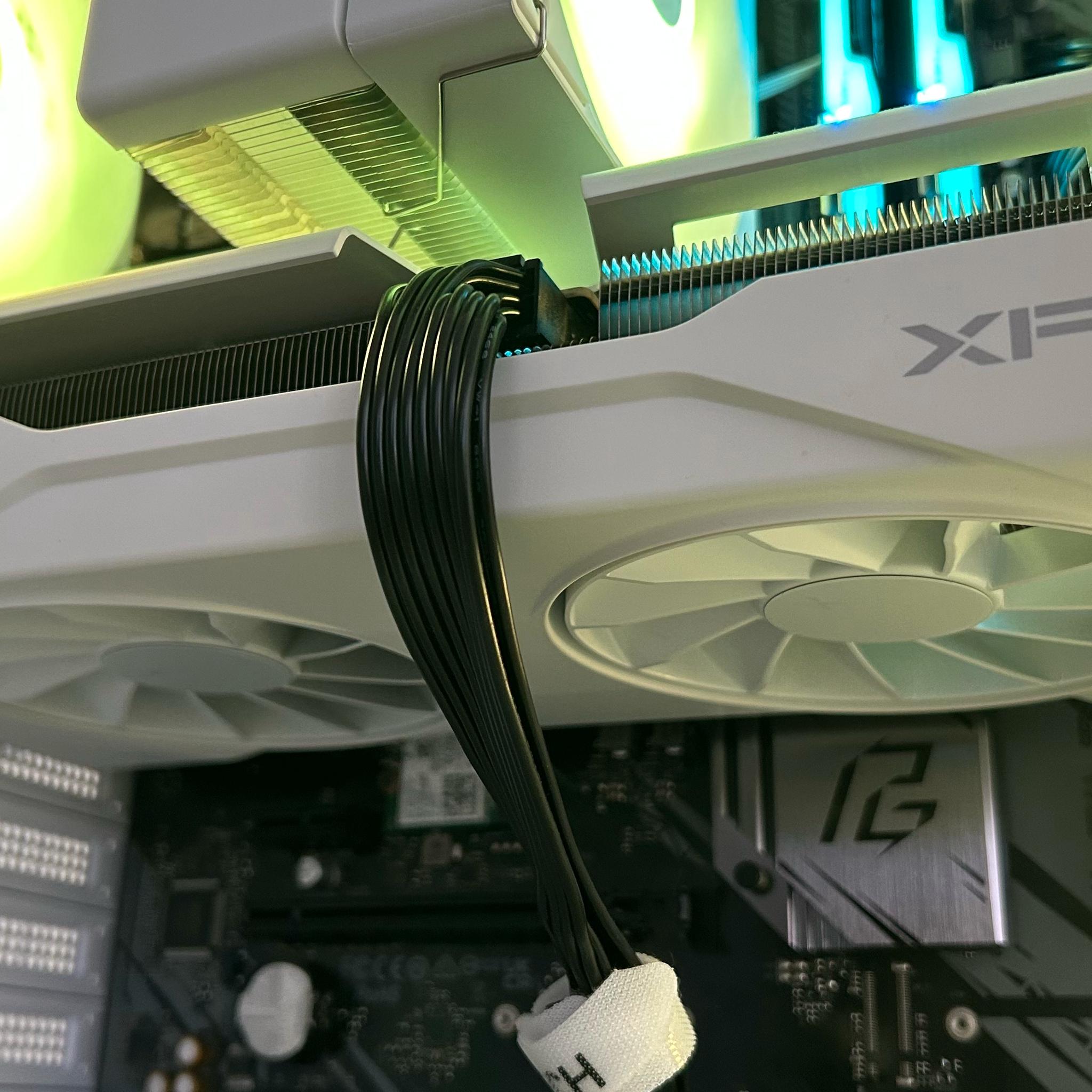 ✨IceBerg🗻 9060XT!| 16GB TRIDENT RAM| ALL WHITE| 1 TB STORAGE