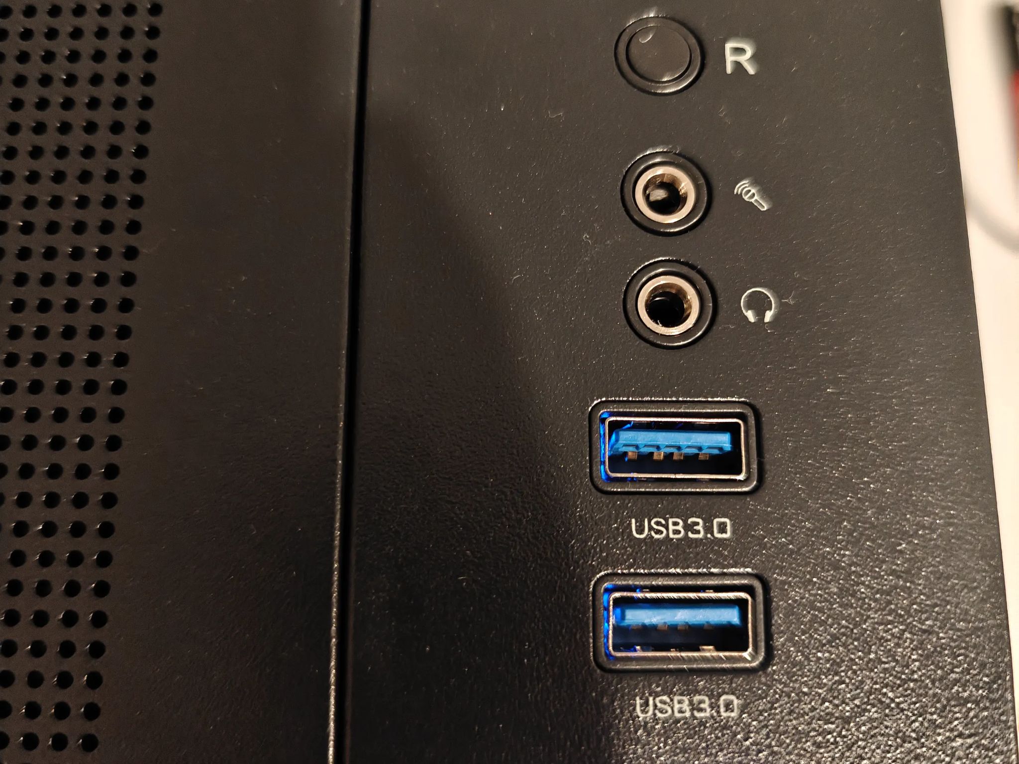 1440P - 4K - AMD Radeon RX 7900 XT - AMD Ryzen 7 7800X3D - 32GB DDR5 6000 RAM - 2TB SSD - Premium PC