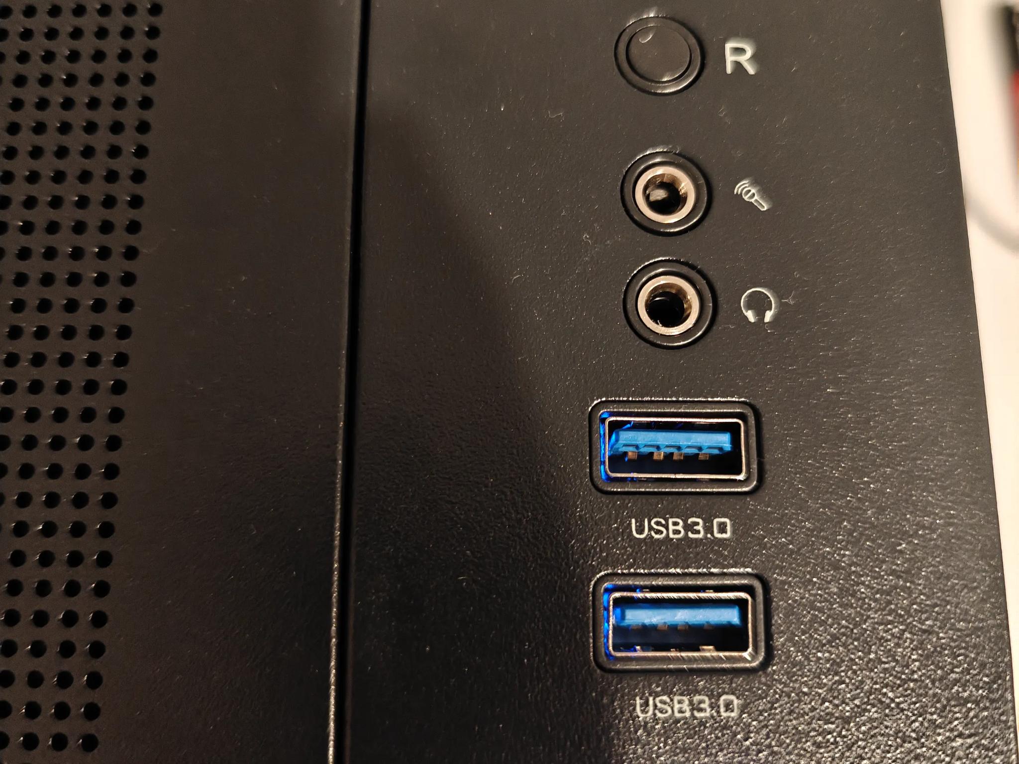 1440P - 4K - AMD Radeon RX 7900 XT - AMD Ryzen 7 7800X3D - 32GB DDR5 6000 RAM - 2TB SSD - Premium PC