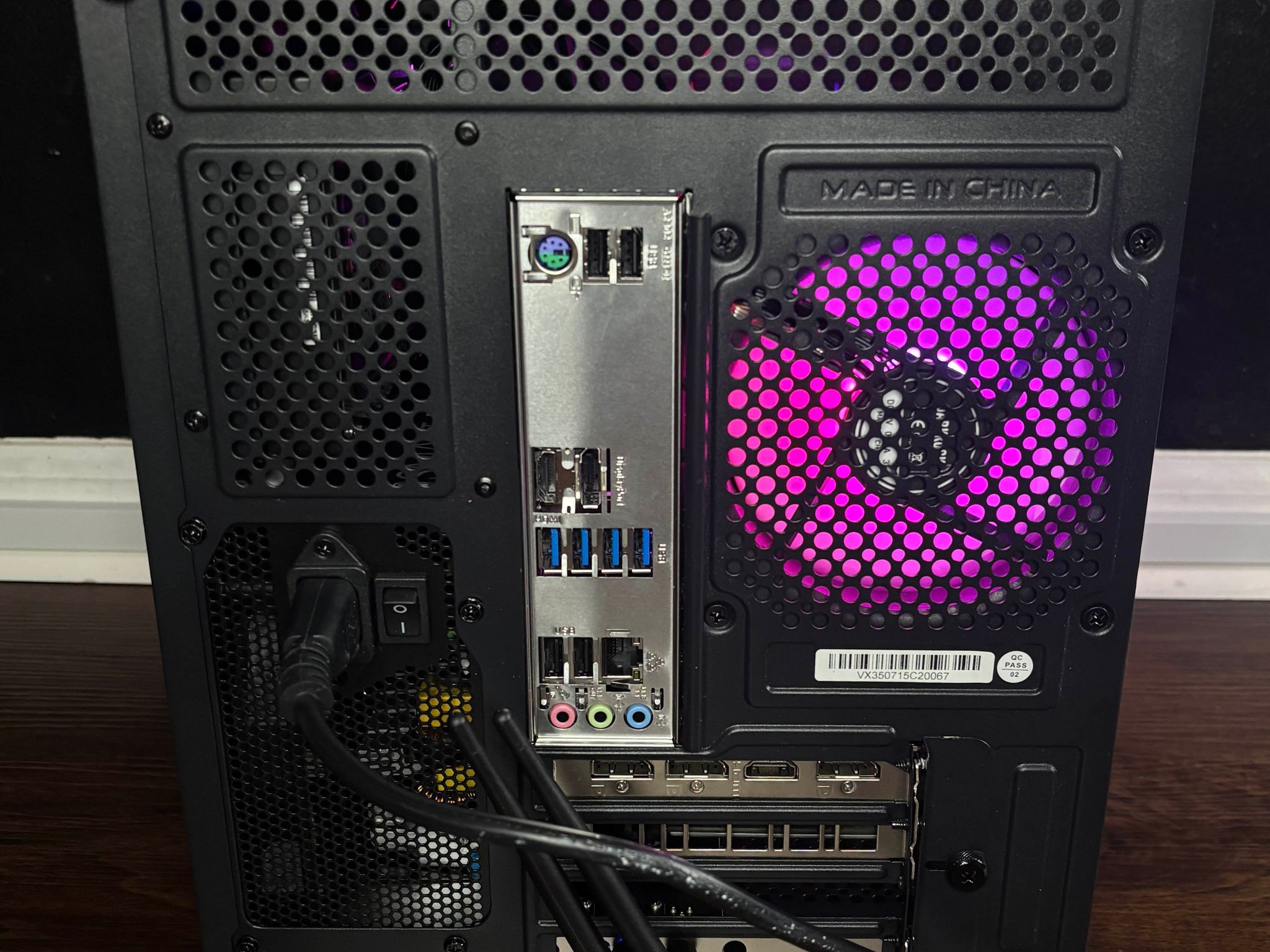 Black Gaming PC (GTX 1660 Super 6GB + AMD Ryzen 5 3600)