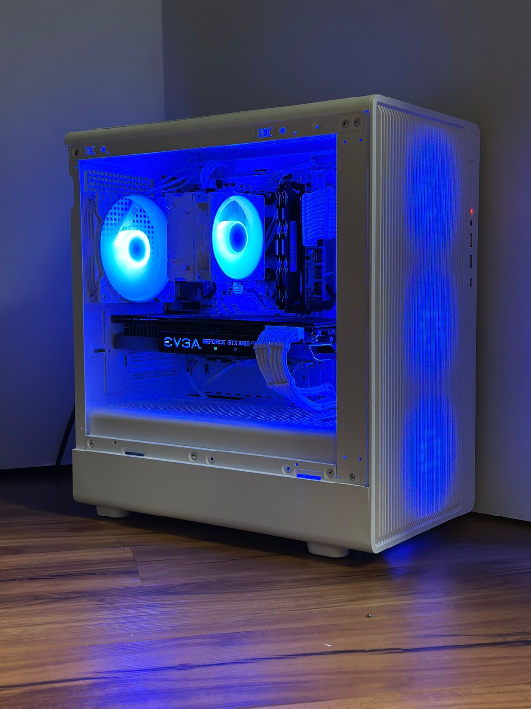 GTX 1080 | Ryzen 7 2700x | 16GB DDR4 | 1TB SSD | Win 11 | Office