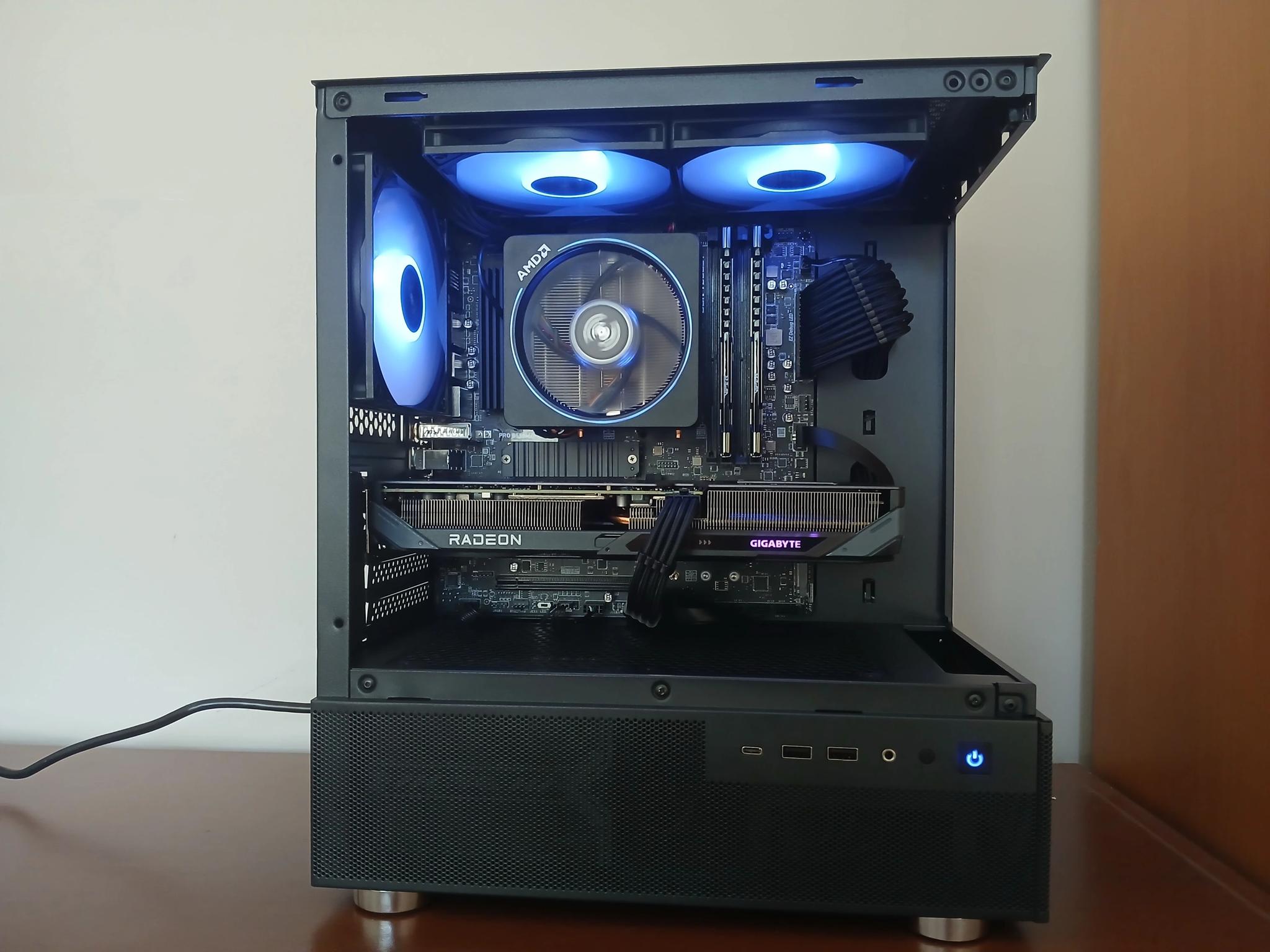RX 9060XT 8GB | Ryzen 7 5800XT | 32GB RAM