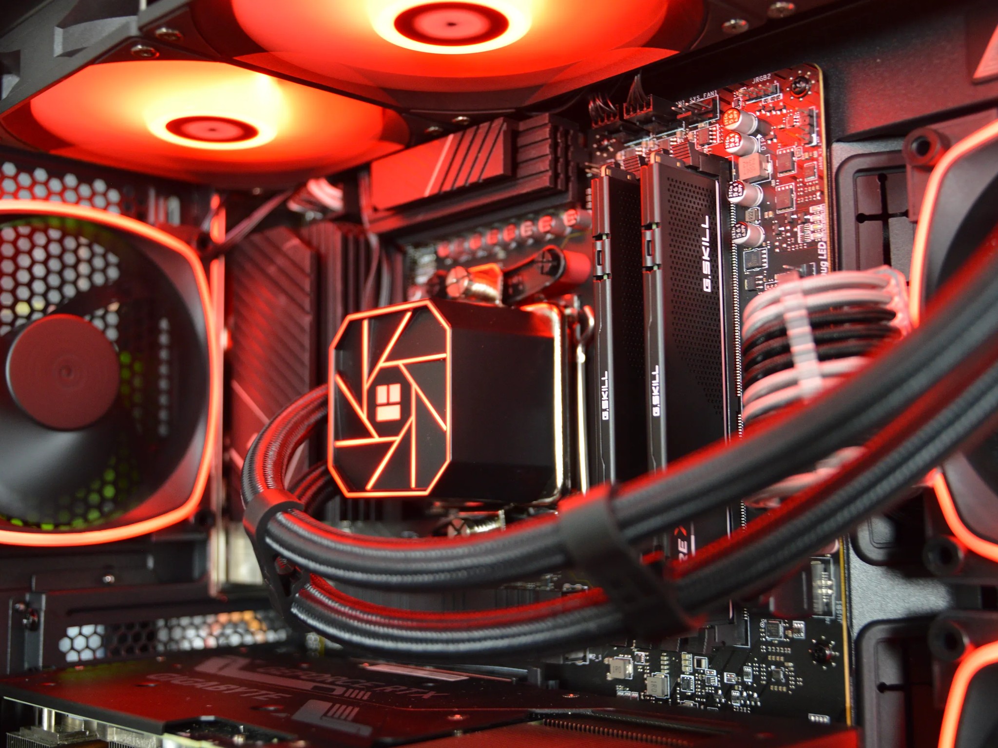 ⚡⚡| RTX 4070 12GB| RYZEN 7 7700X | 32 GB DDR5 RAM | 2TB NVME SSD | Electric Night |