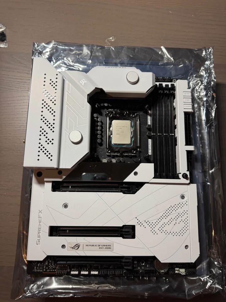 Asus Z690 Maximus Z690 Formula LGA 1700 Motherboard DDR5